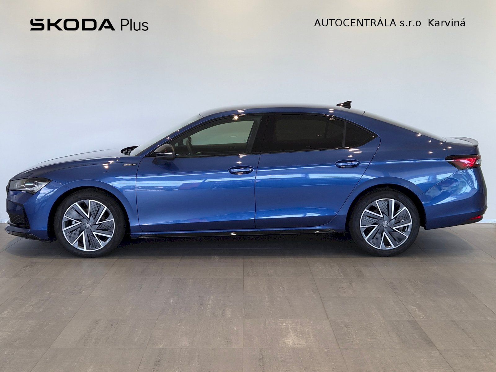 Škoda Superb, DSG 2,0 TDI / 110 kW Sportline - fotka 3