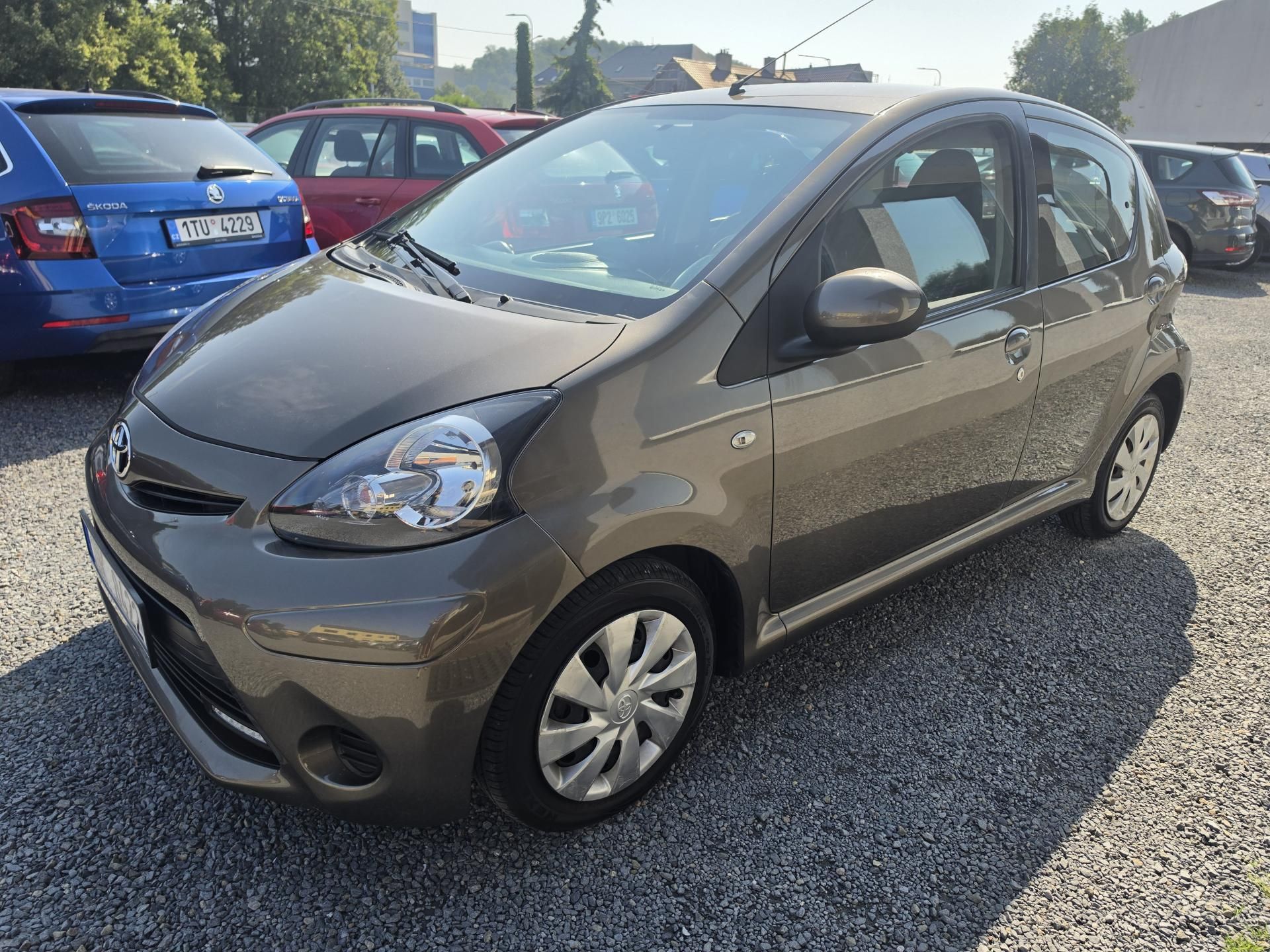Toyota Aygo, 1.0 i Navigace  Vyhřev sedadel - fotka 2