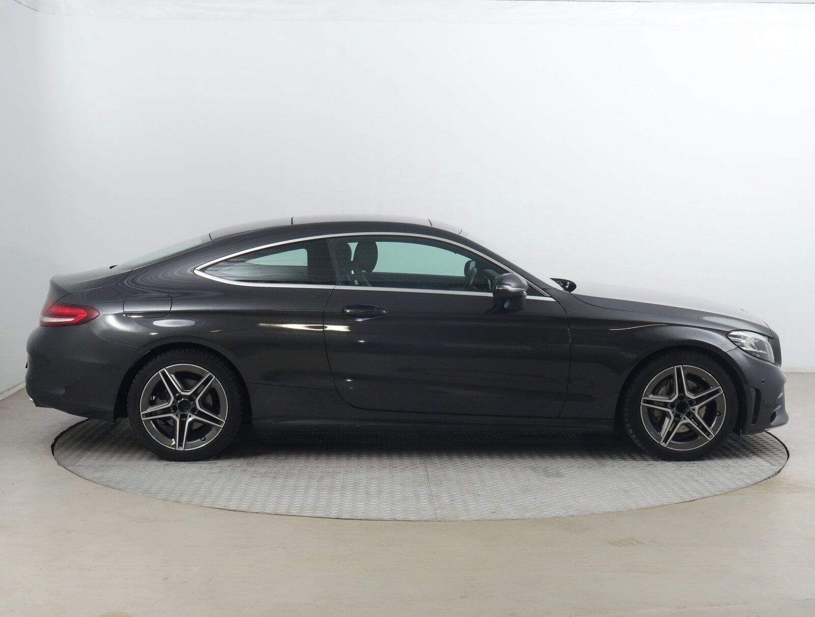 Mercedes-Benz Třídy C, 200, Automat, Kůže, Navi - fotka 6