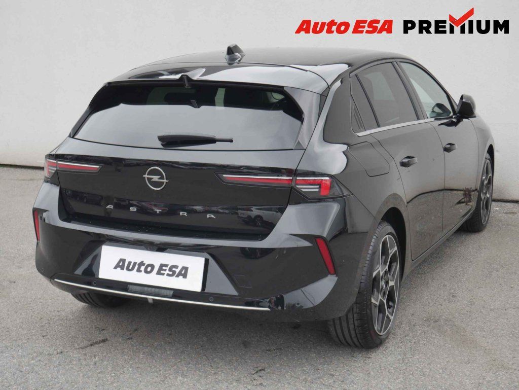 Opel Astra, 1.2PT,1.maj,ČR,Elegance - fotka 4