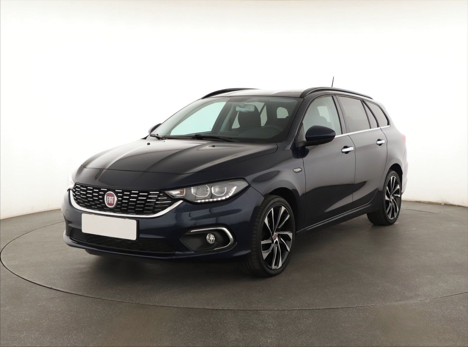 Fiat Tipo, 1.6 MultiJet, Automat - fotka 2