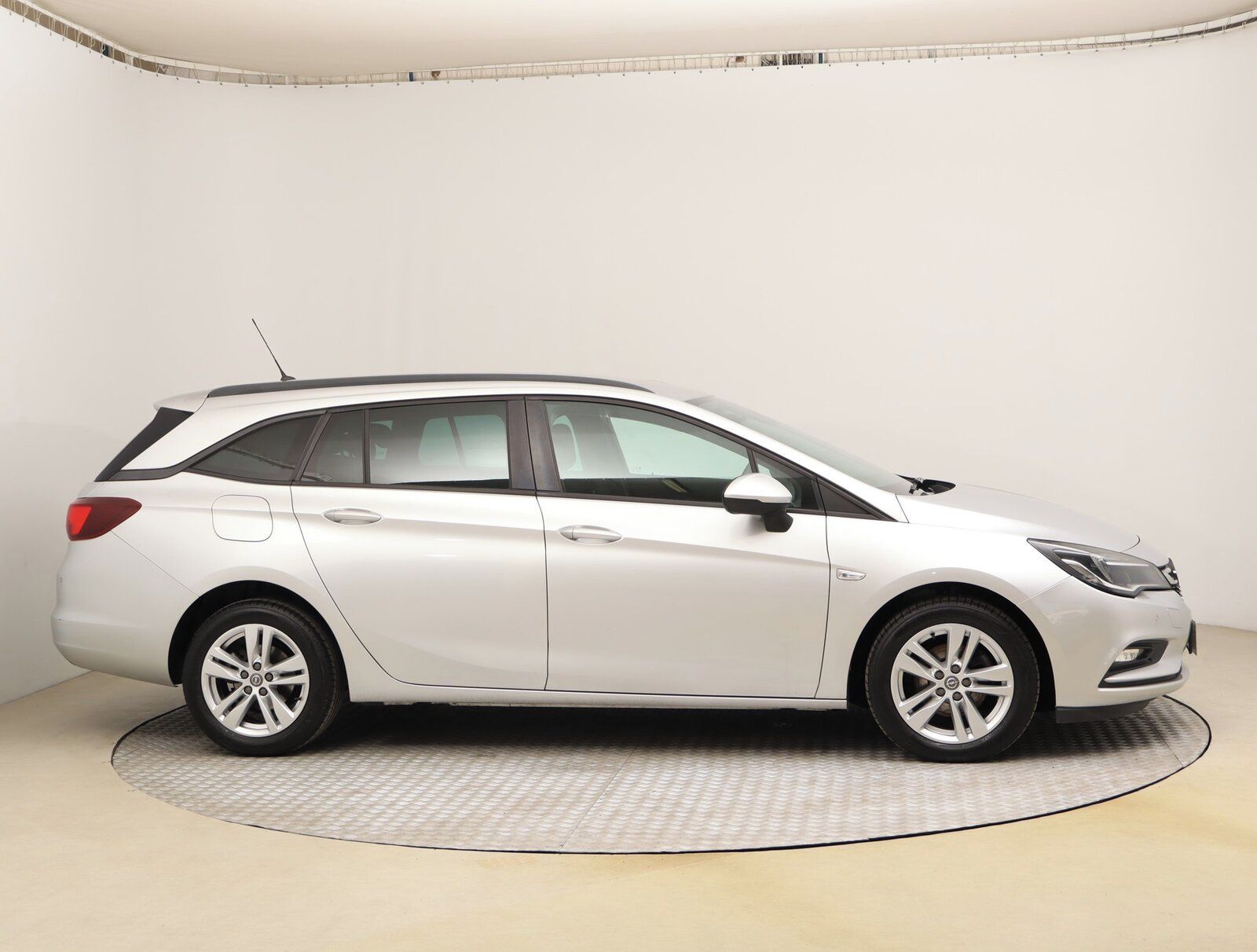 Opel Astra, 1.6 CDTI, Serv.kniha, Klima - fotka 6