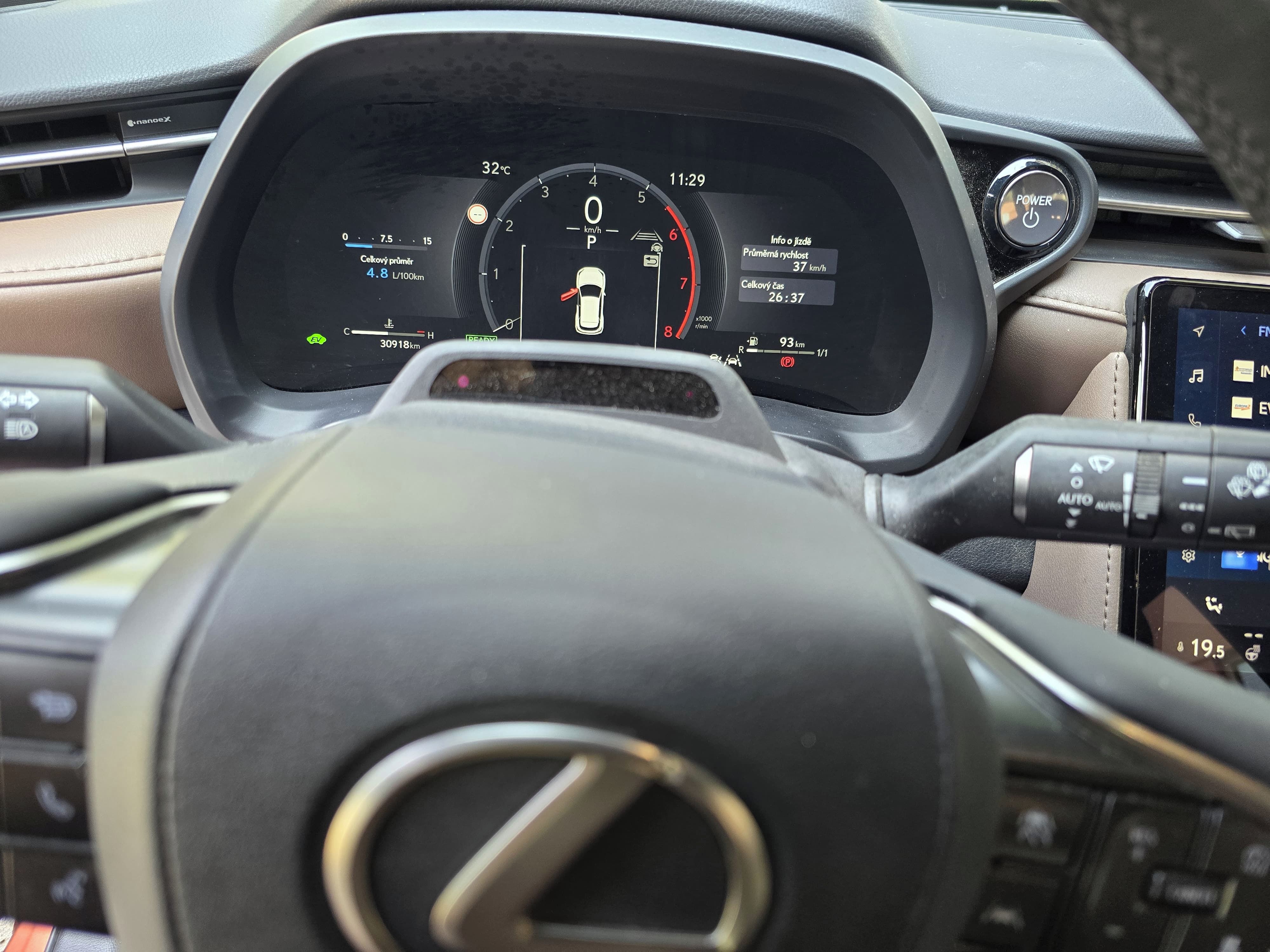 Lexus LBX, 1,5 Hybrid Elegant Tech - fotka 5
