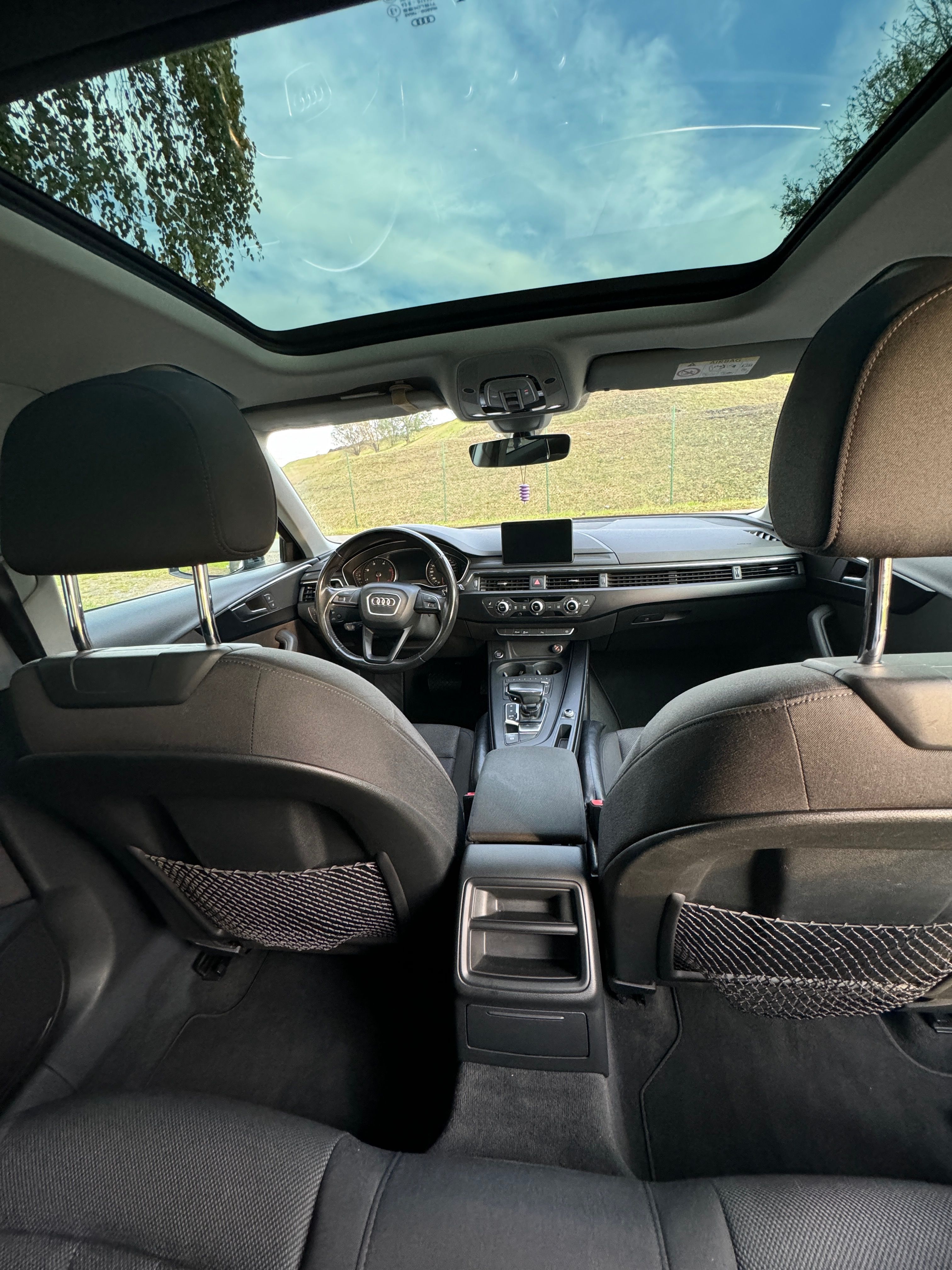 Audi A4 Avant, el. tažné, webasto - fotka 5