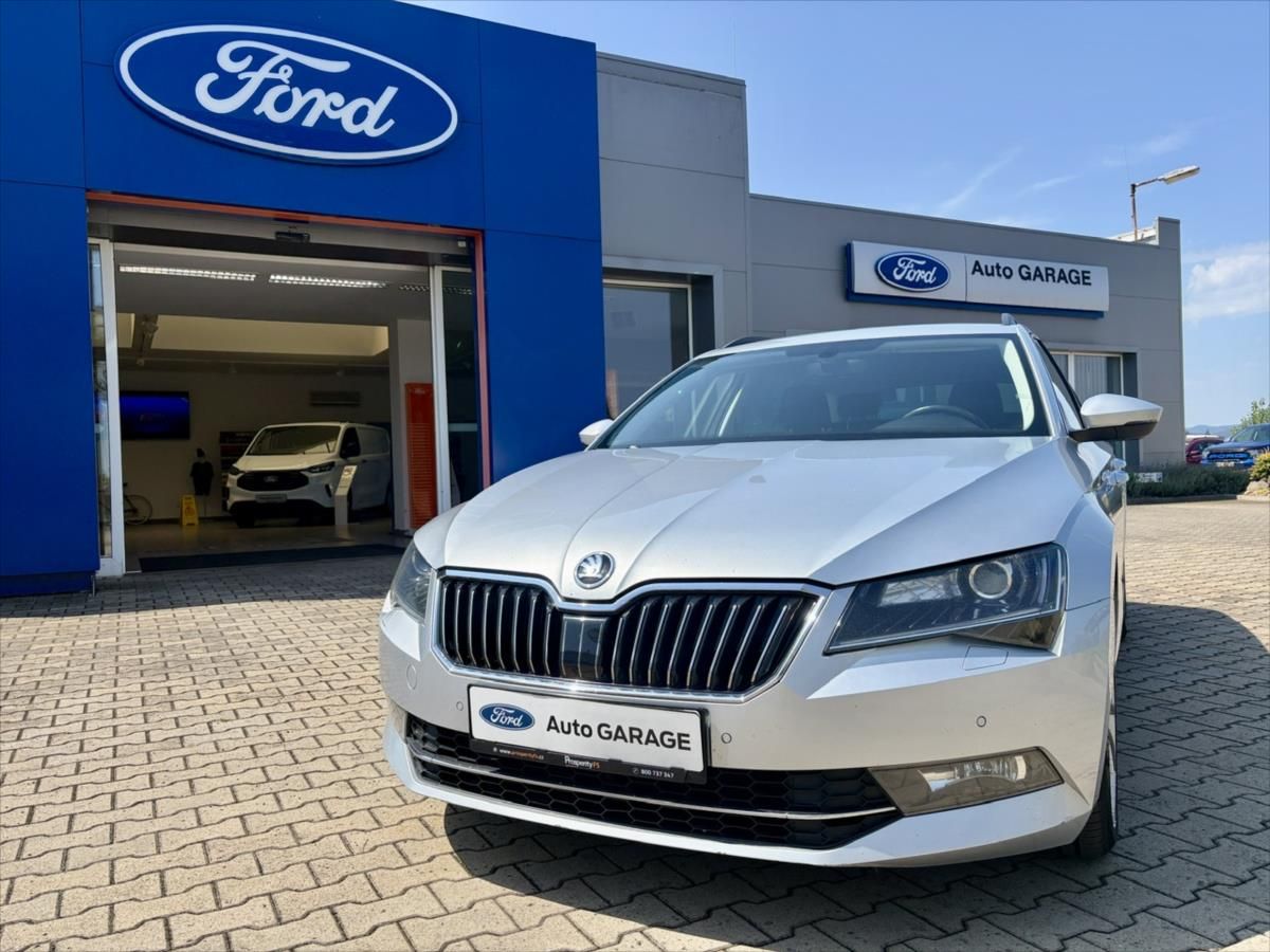 Škoda Superb, 2,0 TDI  Style Navi bi-Xenon - fotka 3