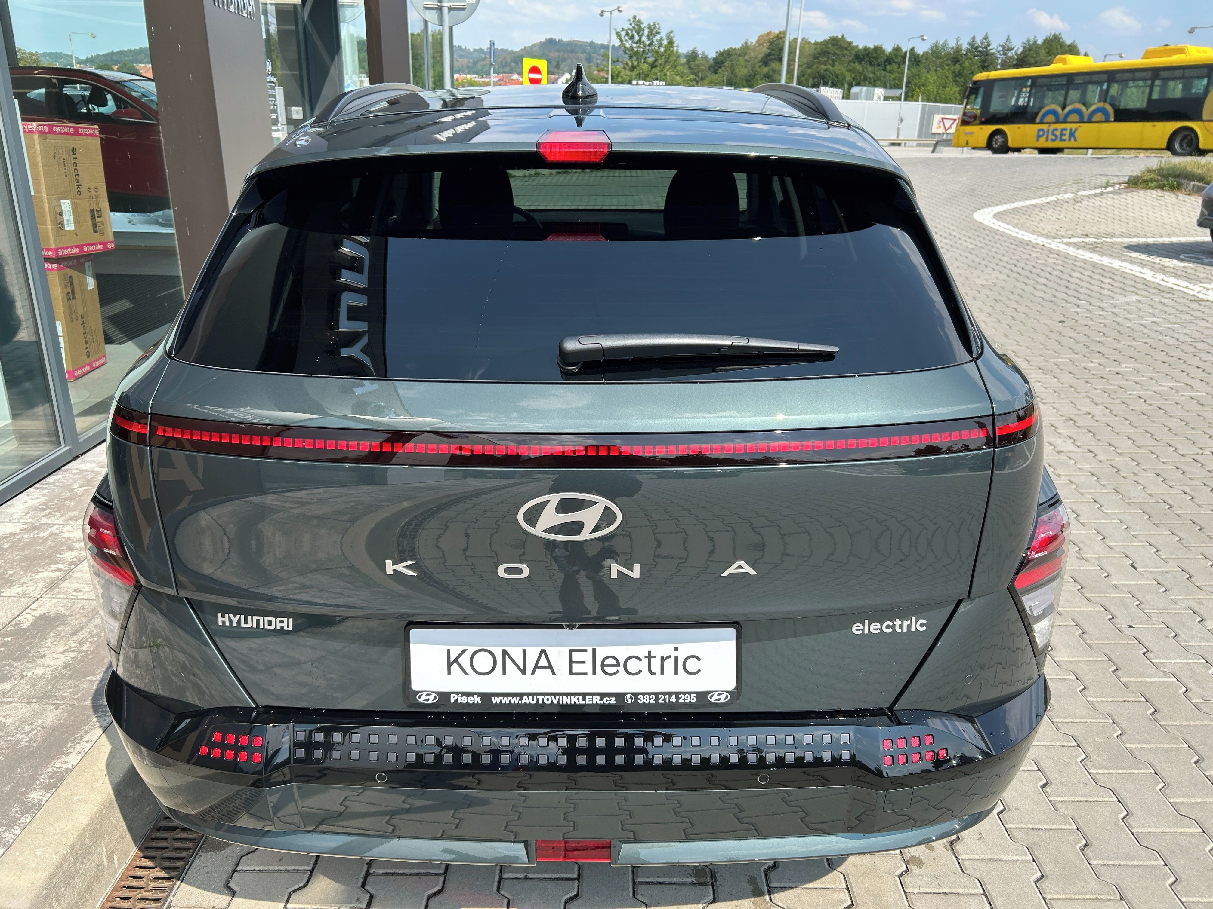 Hyundai Kona, EV 27 64,8 CZECH EDITION BLACK - fotka 6