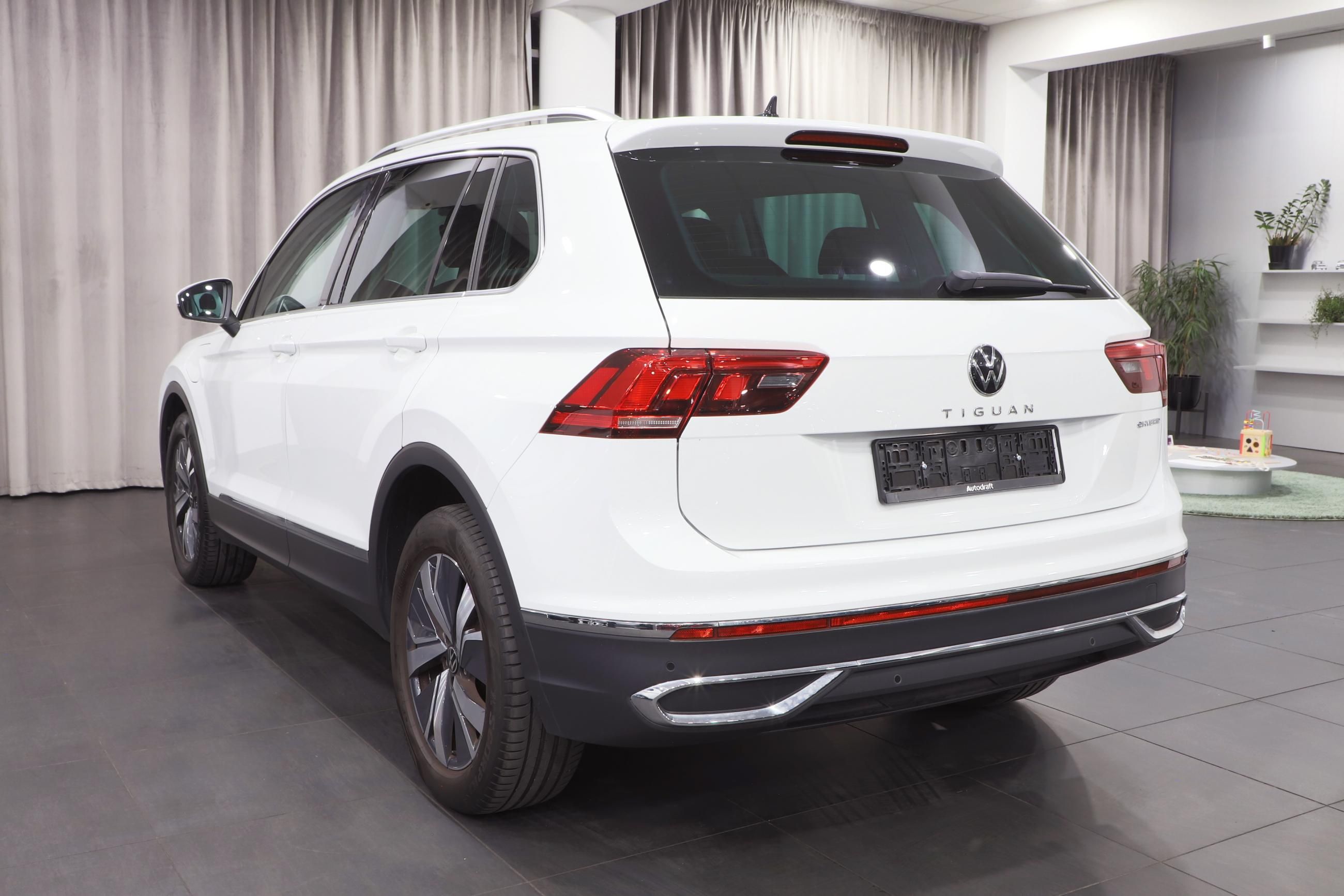 Volkswagen Tiguan, Elegance 1.4 TSI eHybrid 180kW - fotka 5