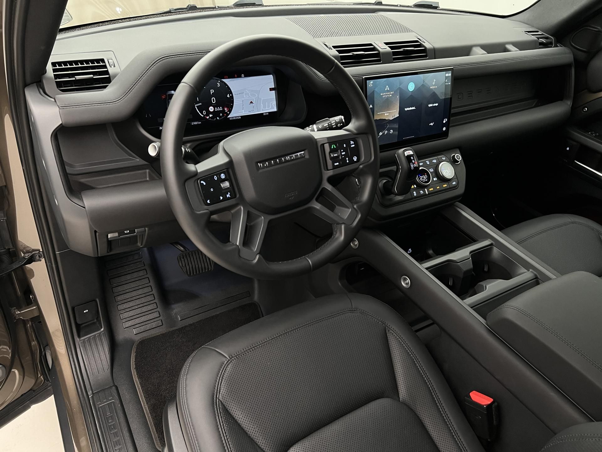 Land Rover Defender, D250 SE X-DYNAMIC CZ 1. maj. - fotka 4