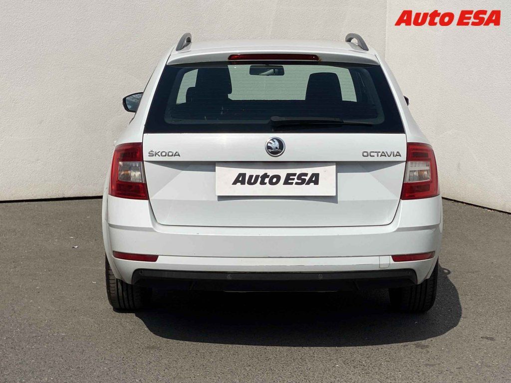 Škoda Octavia, 1.0tsi,ČR - fotka 5