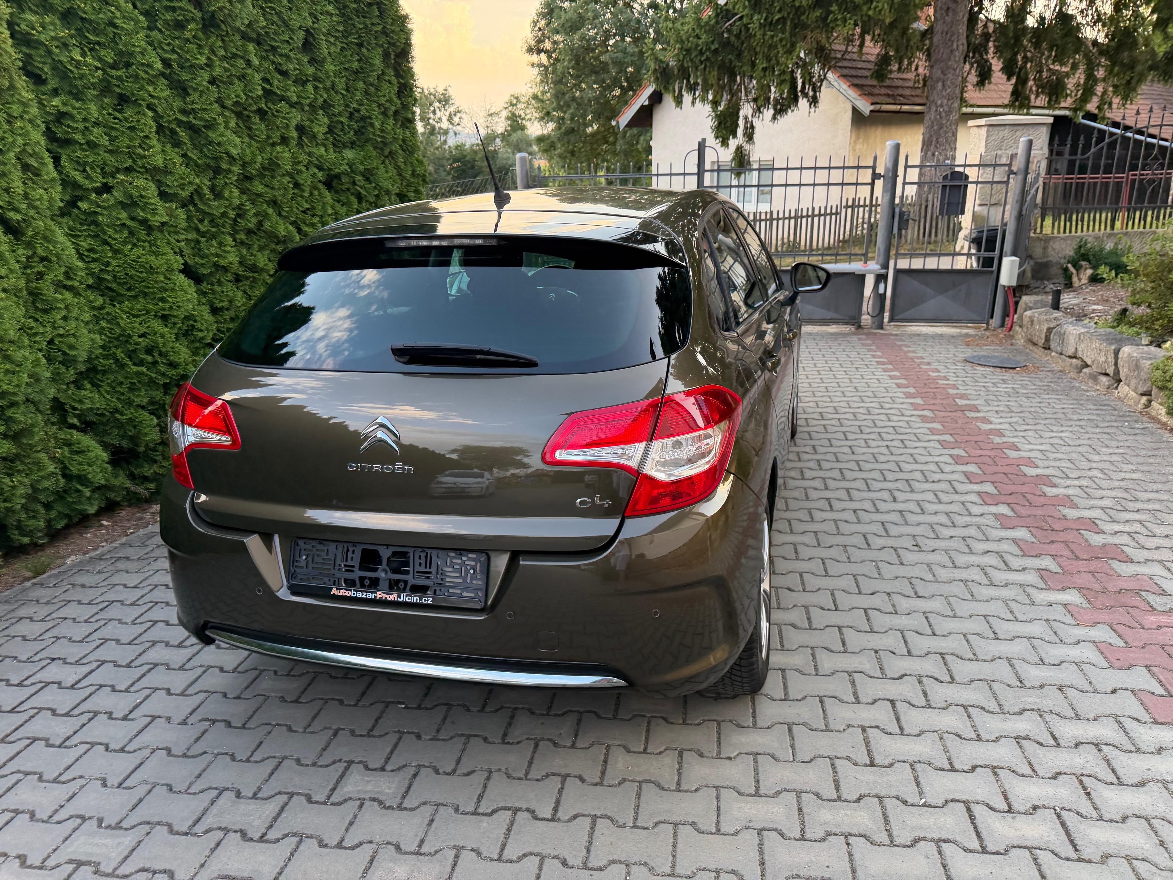 Citroën C4, 1,6 i/88kw serviska nová STK - fotka 5
