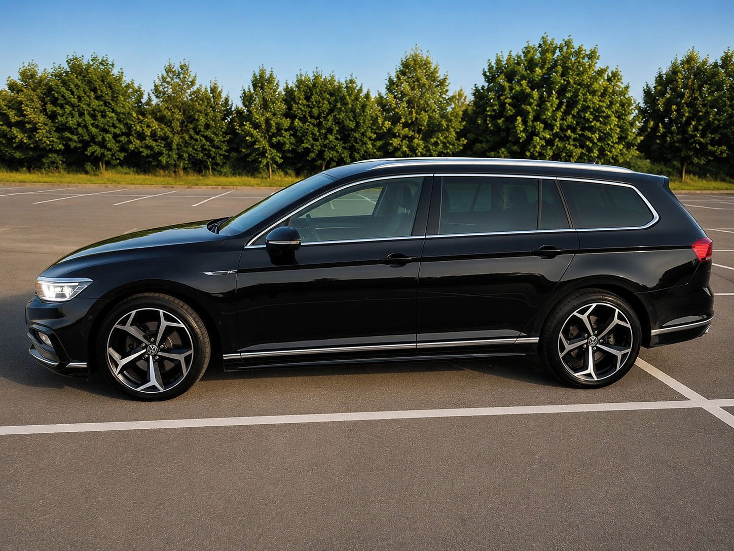 Volkswagen Passat, R-Line 2.0 TDI 4x4 DSG 147 kW - fotka 3
