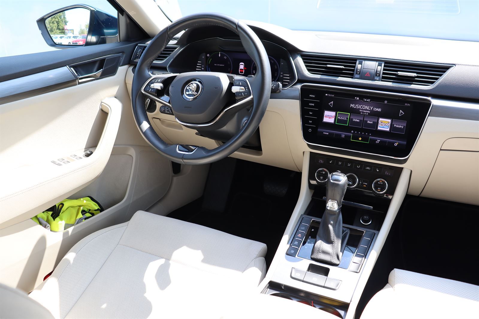 Škoda Superb, iV 1.4 TSI PHEV DSG STYLE - fotka 5