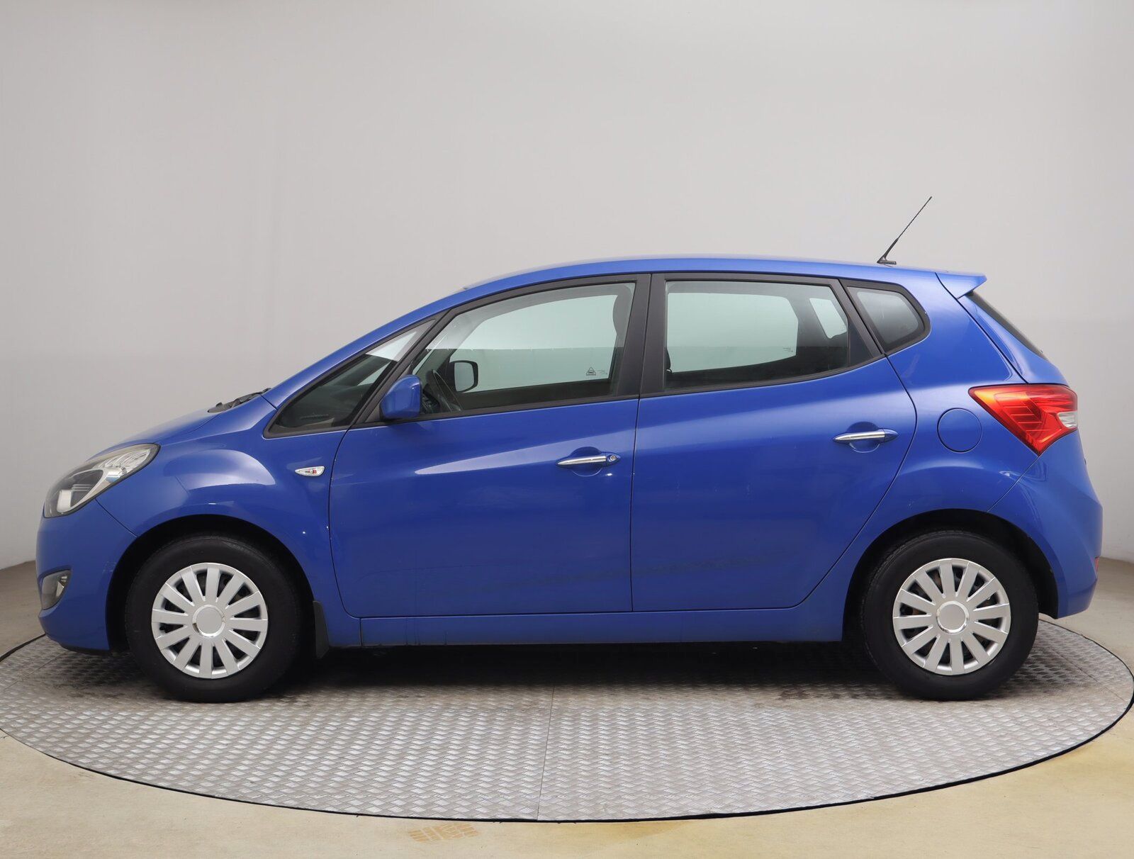 Hyundai ix20, 1.4 CRDi, NOVÁ CENA - fotka 3