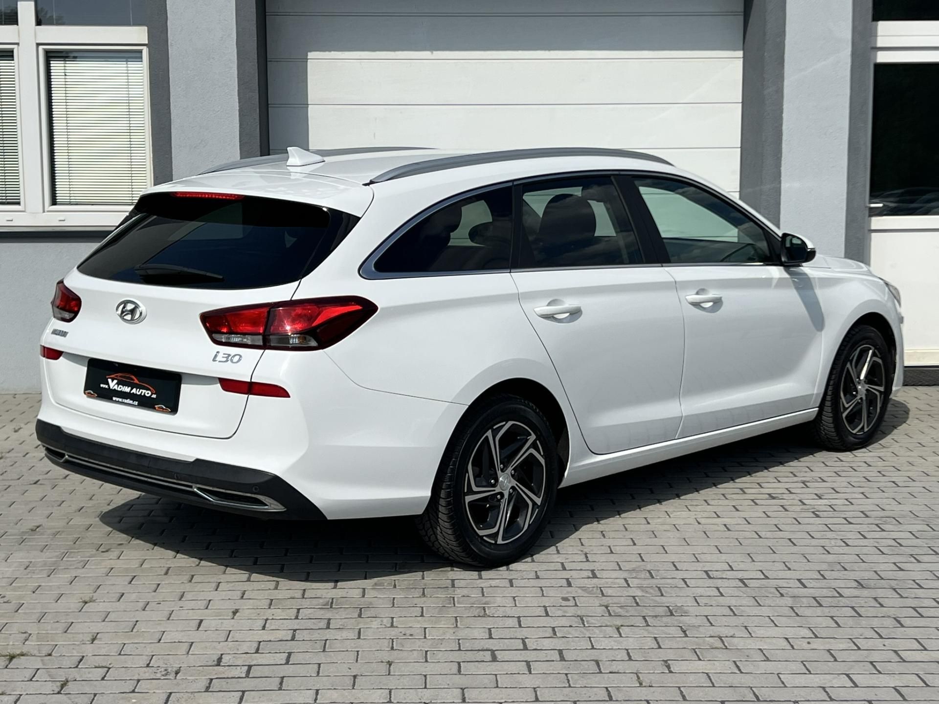 Hyundai i30, 1.6CRDi 85kW SMART 1.MAJITEL - fotka 4