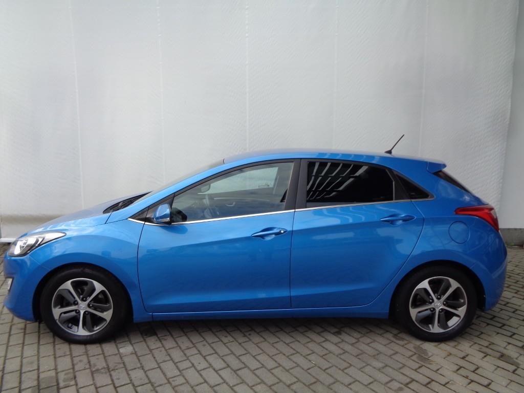 Hyundai i30, 1.6i GDI Weekend - fotka 3