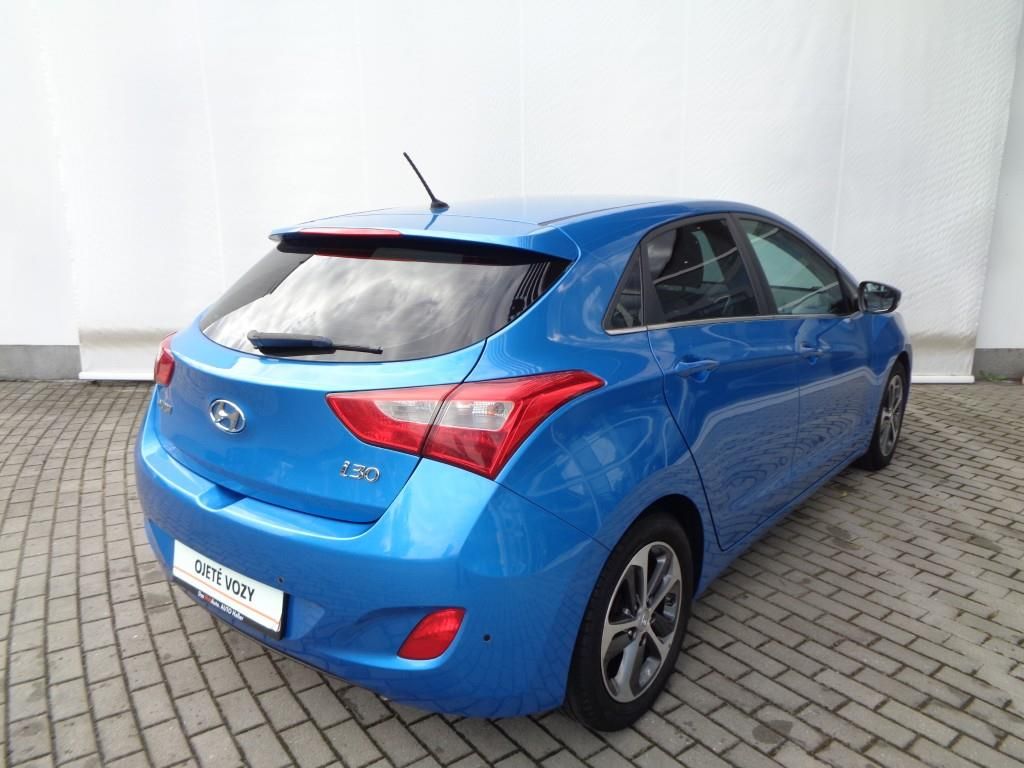 Hyundai i30, 1.6i GDI Weekend - fotka 2