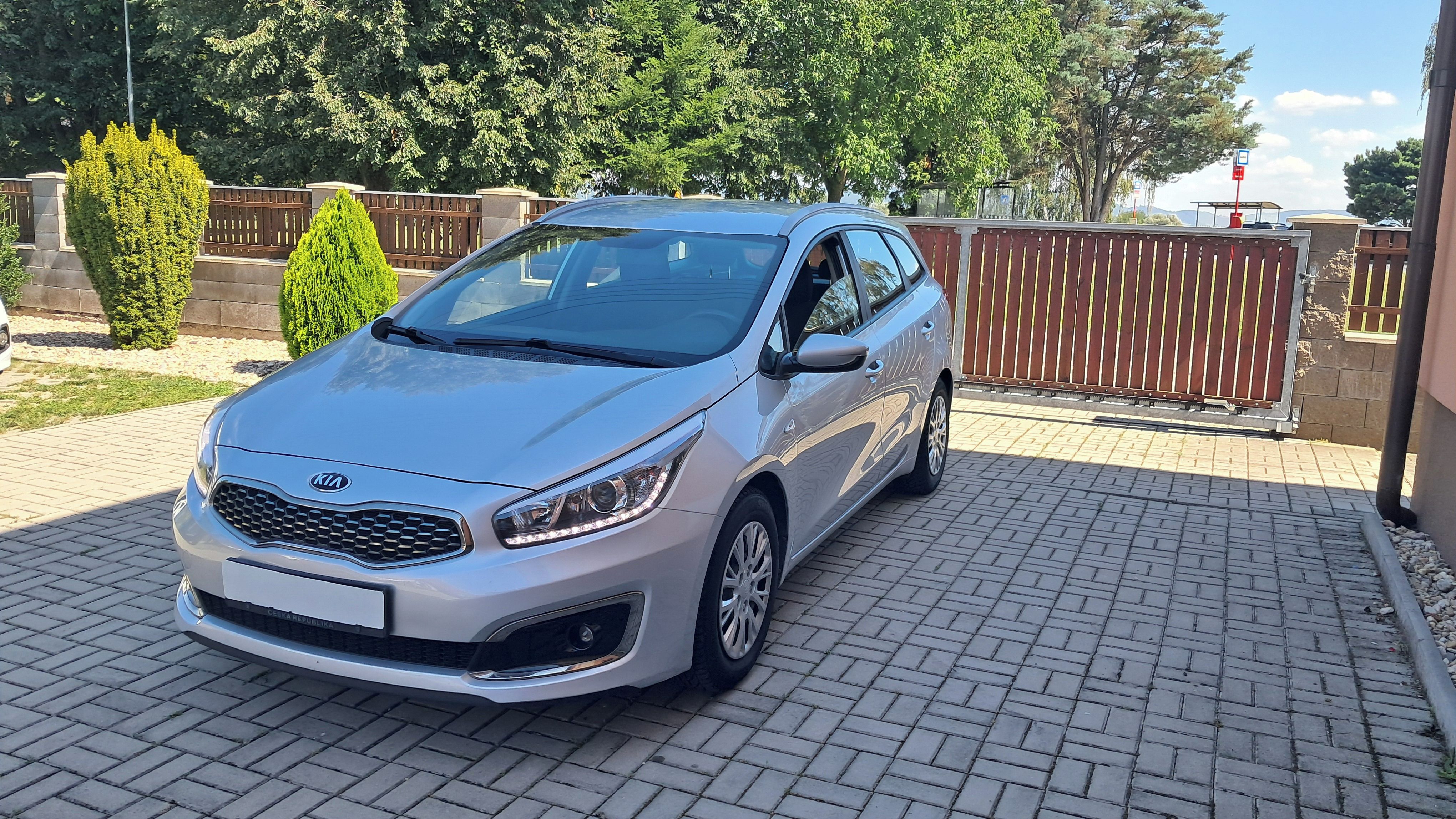 Kia Cee´d, 1.4i / najeto 84 000 km ČR - fotka 4