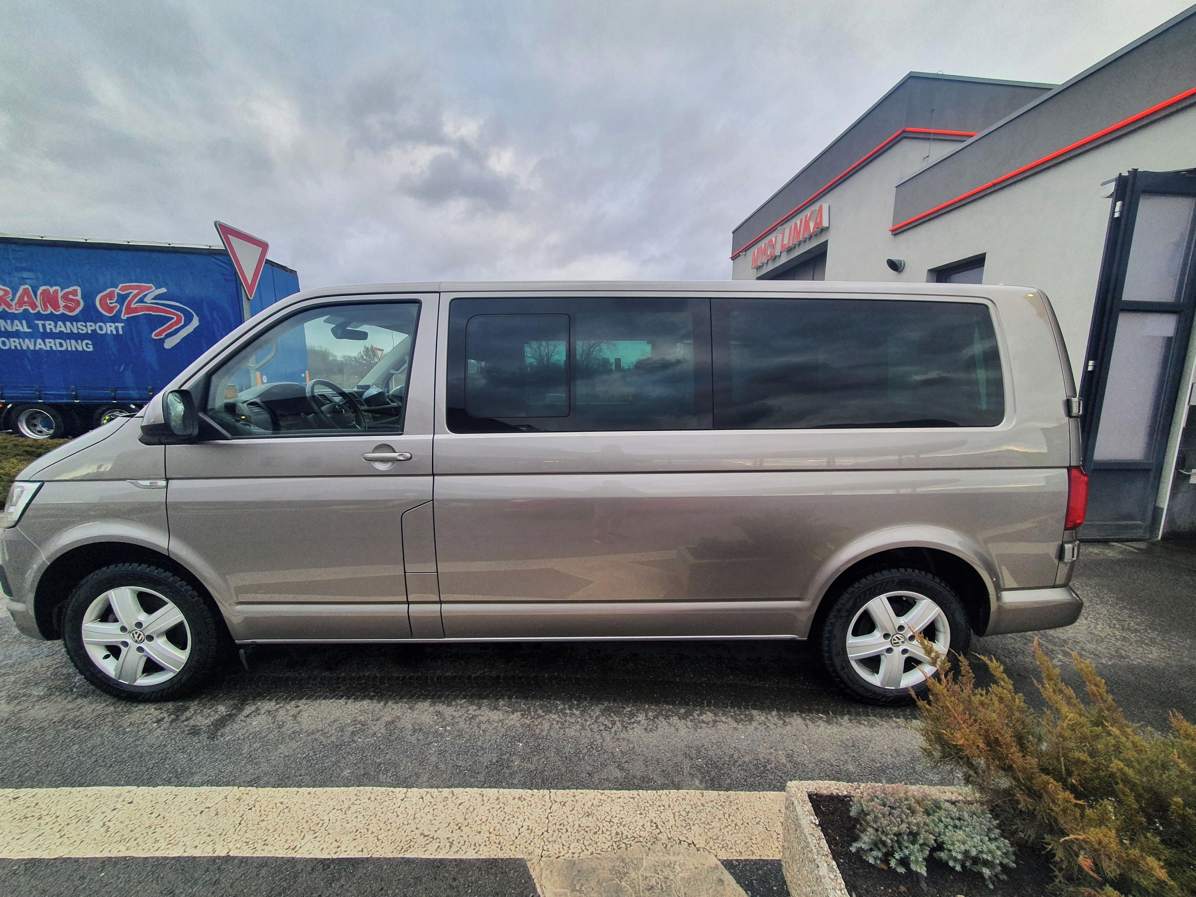 Volkswagen Caravelle, 2015, DSG, stačí jezdit - fotka 3