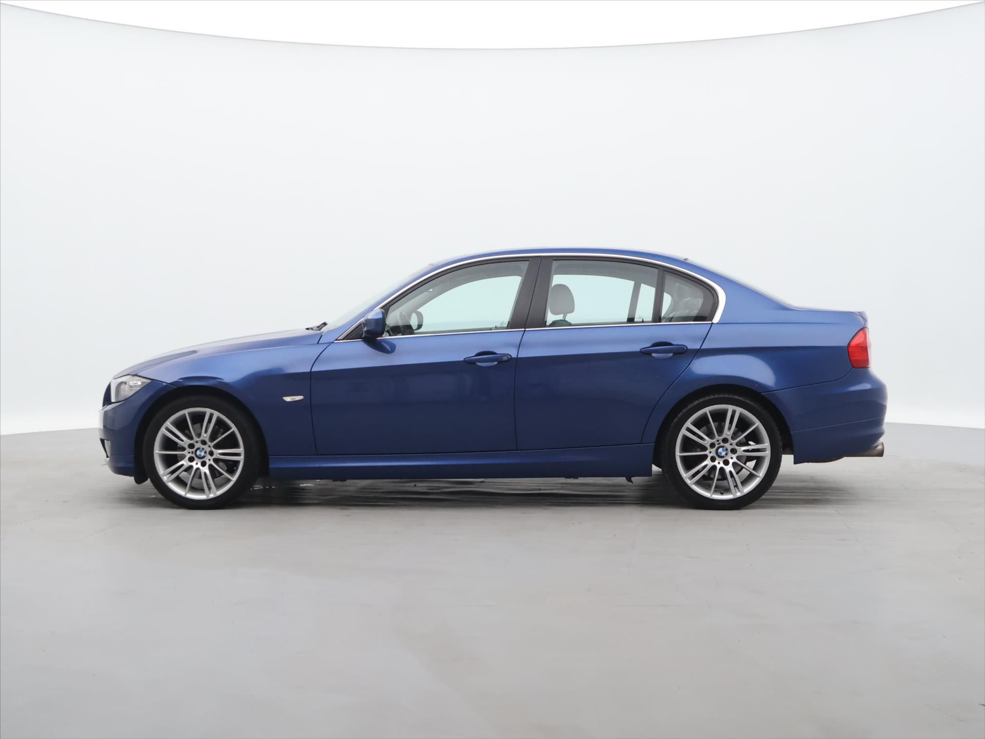 BMW Řada 3, 3.0 325i 160kW Aut.klima - fotka 4