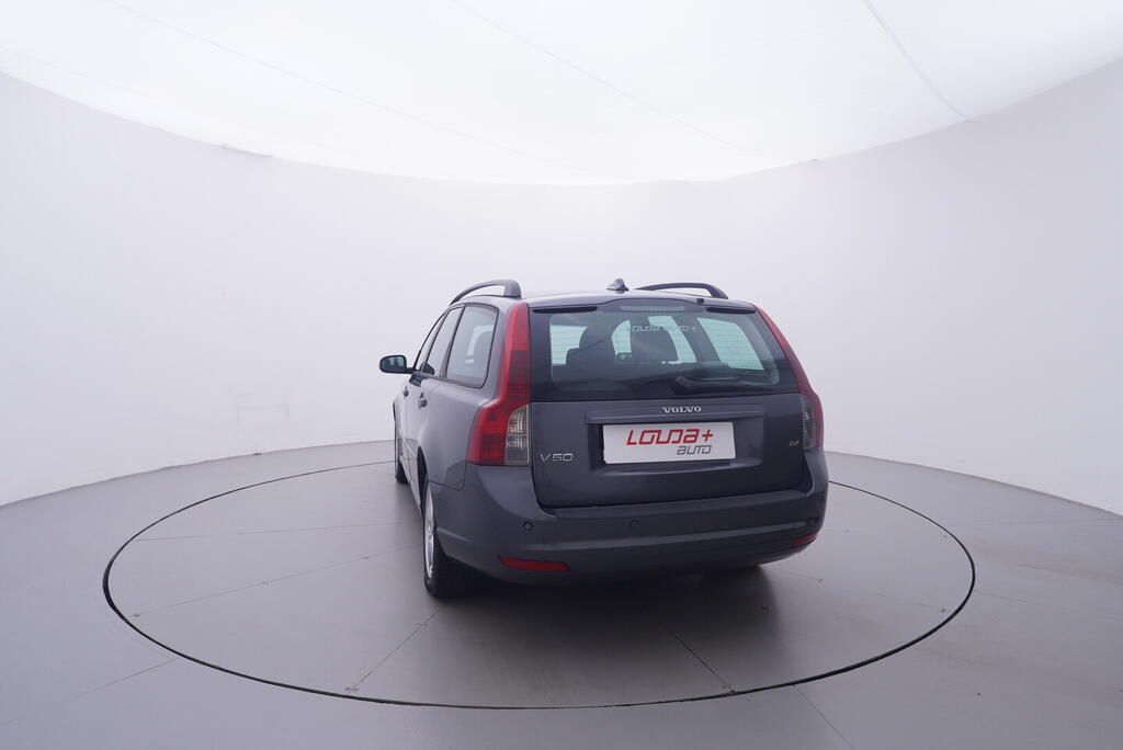 Volvo V50, 2.4 T5 103 kW - fotka 4