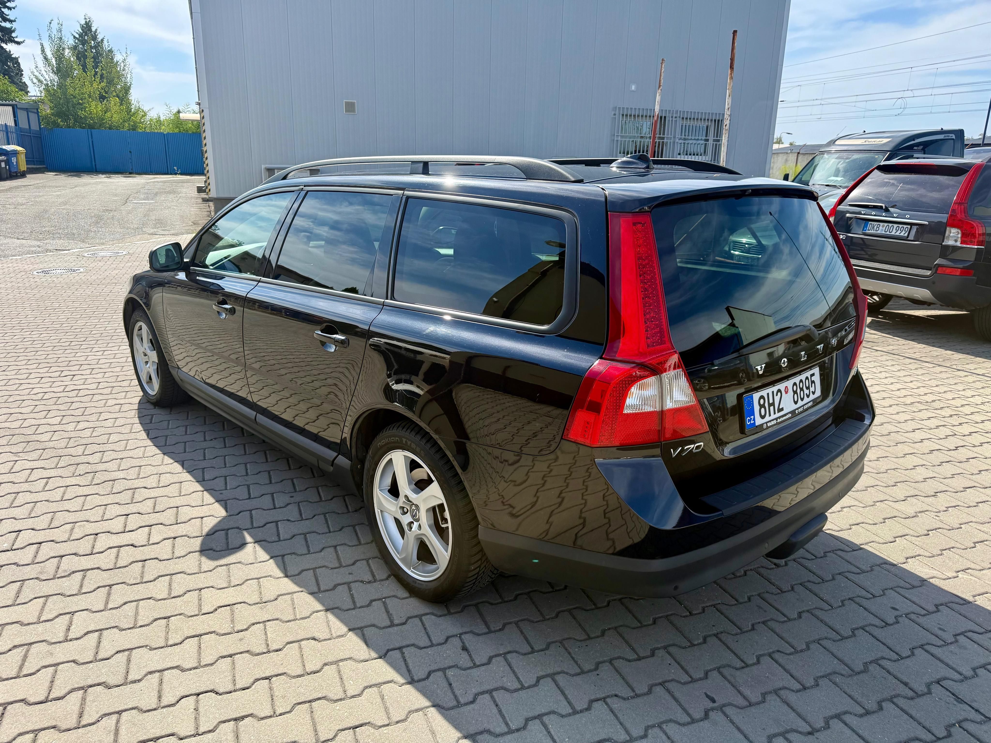 Volvo V70, 2.4 D5 136KW momentum - fotka 5