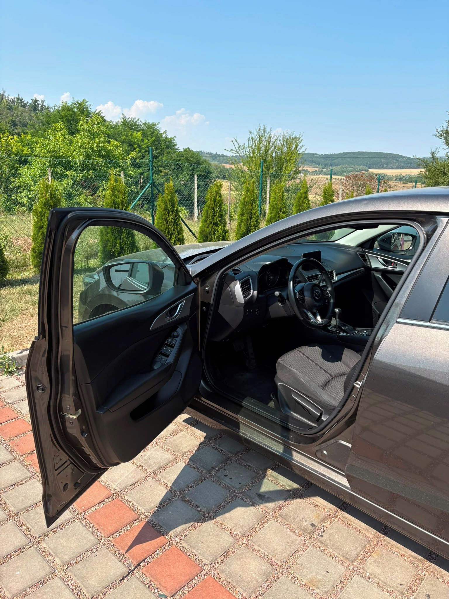 Mazda 3, Mazda 3 sedan Center-Line 2.0i - fotka 4