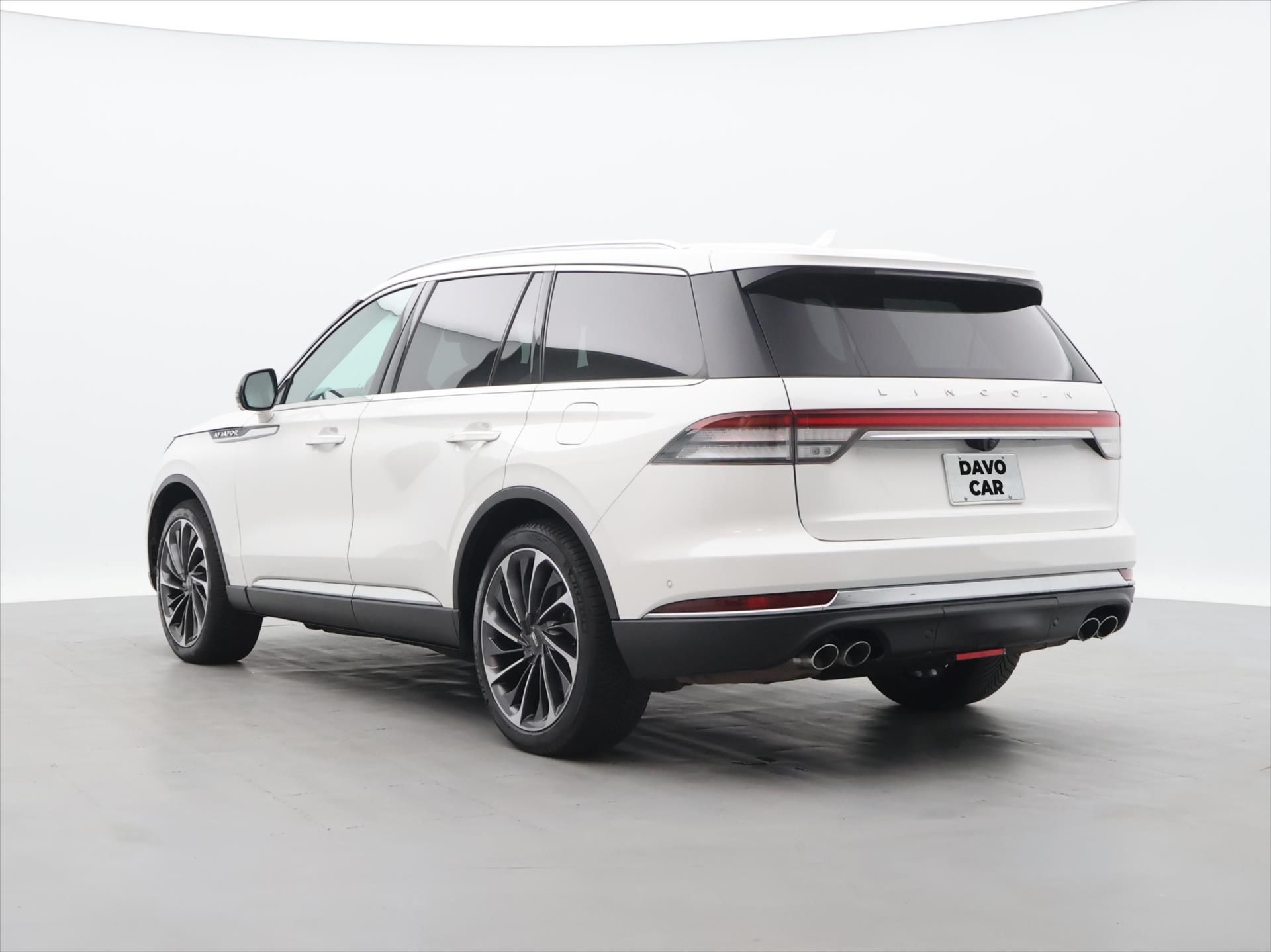 Lincoln Aviator, 3,0 EvoBoost V6 AWD CZ - fotka 5