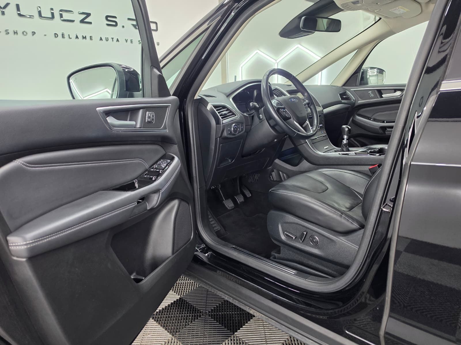 Ford S-MAX - fotka 6