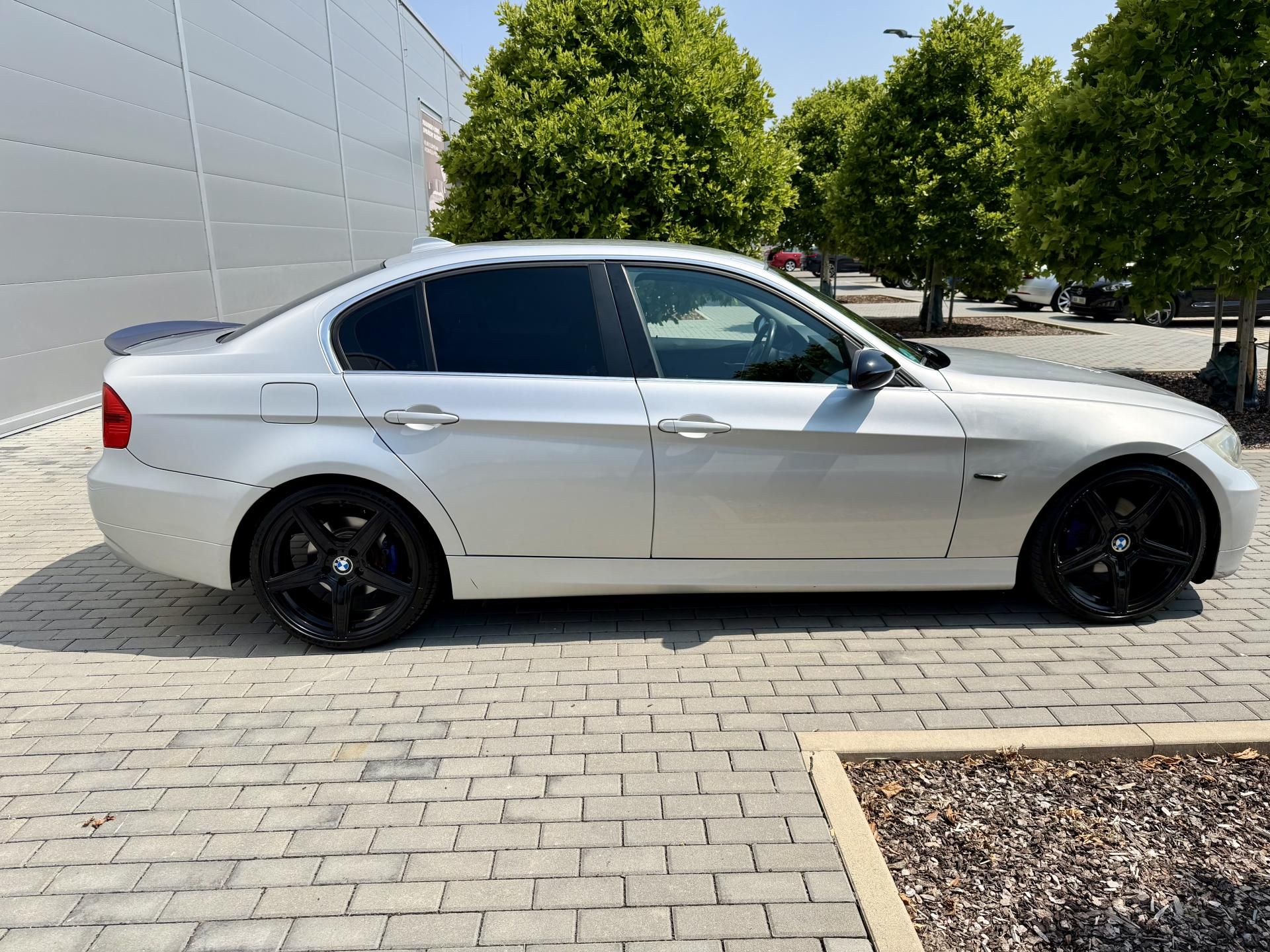 BMW Řada 3, 325i MANUÁL XENONY SPORTSITZE - fotka 5