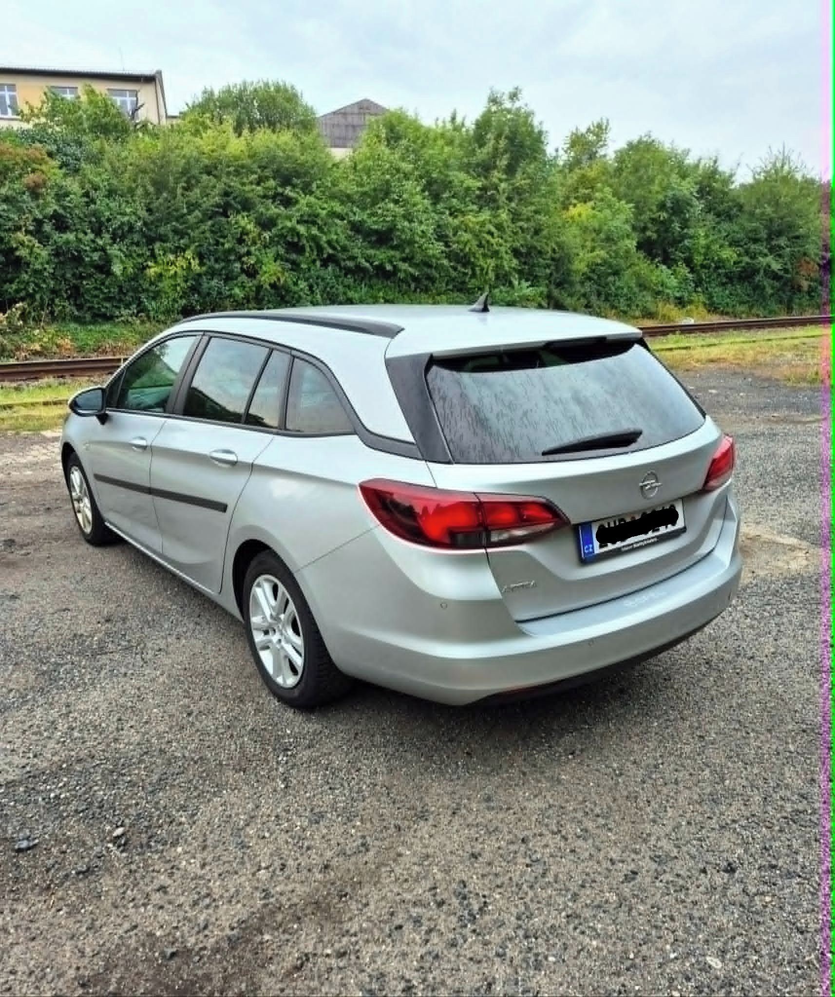 Opel Astra, Sport Tourer 1.6 Cdti - fotka 5