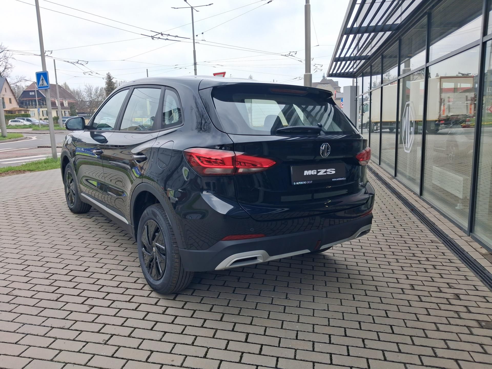 MG ZS, ESSENTIAL Hybrid+ 145kW 4AT - fotka 3
