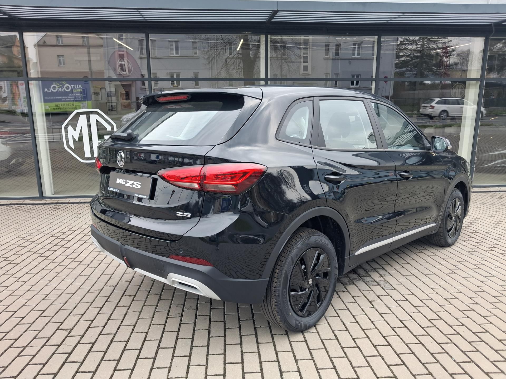 MG ZS, ESSENTIAL Hybrid+ 145kW 4AT - fotka 4