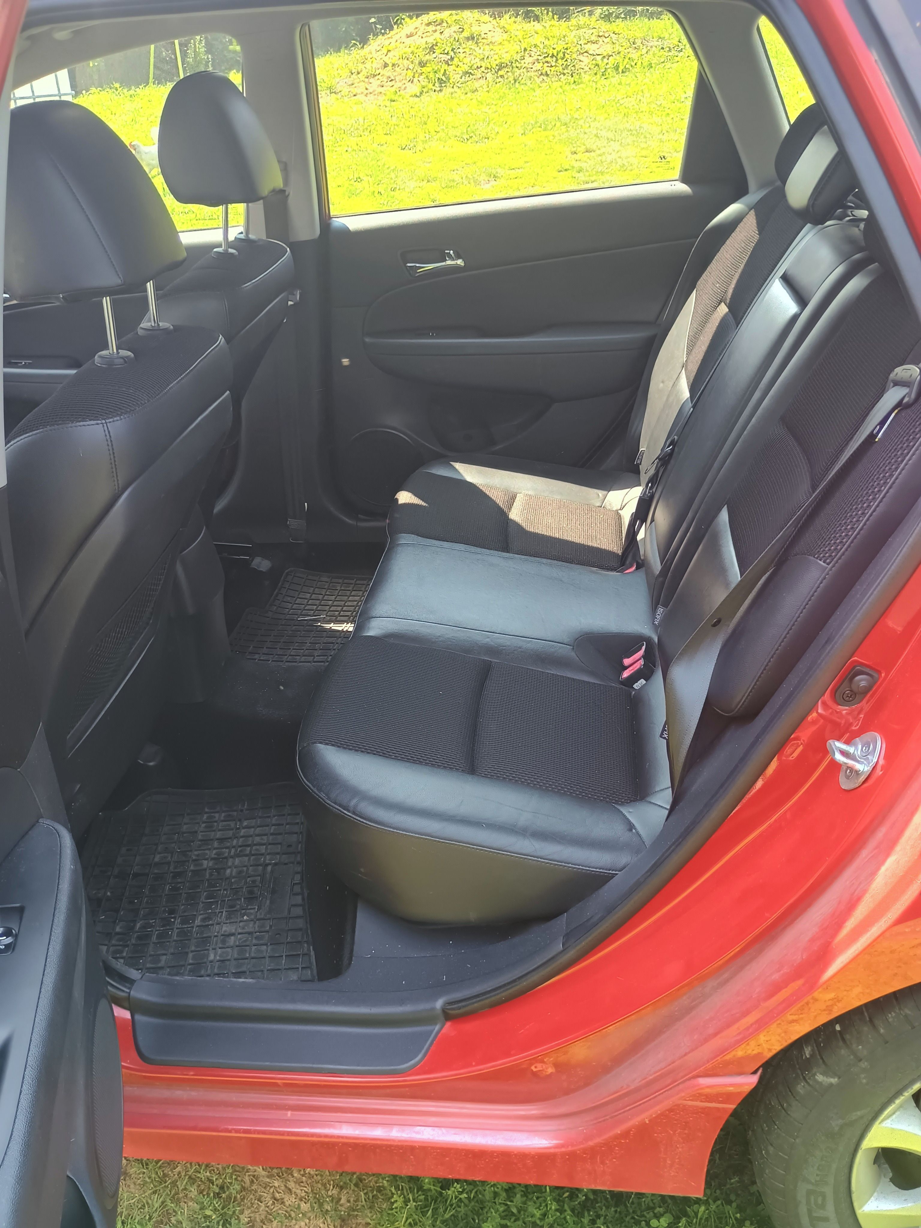 Hyundai i30, 1.6 66kw rv.2010 - fotka 4
