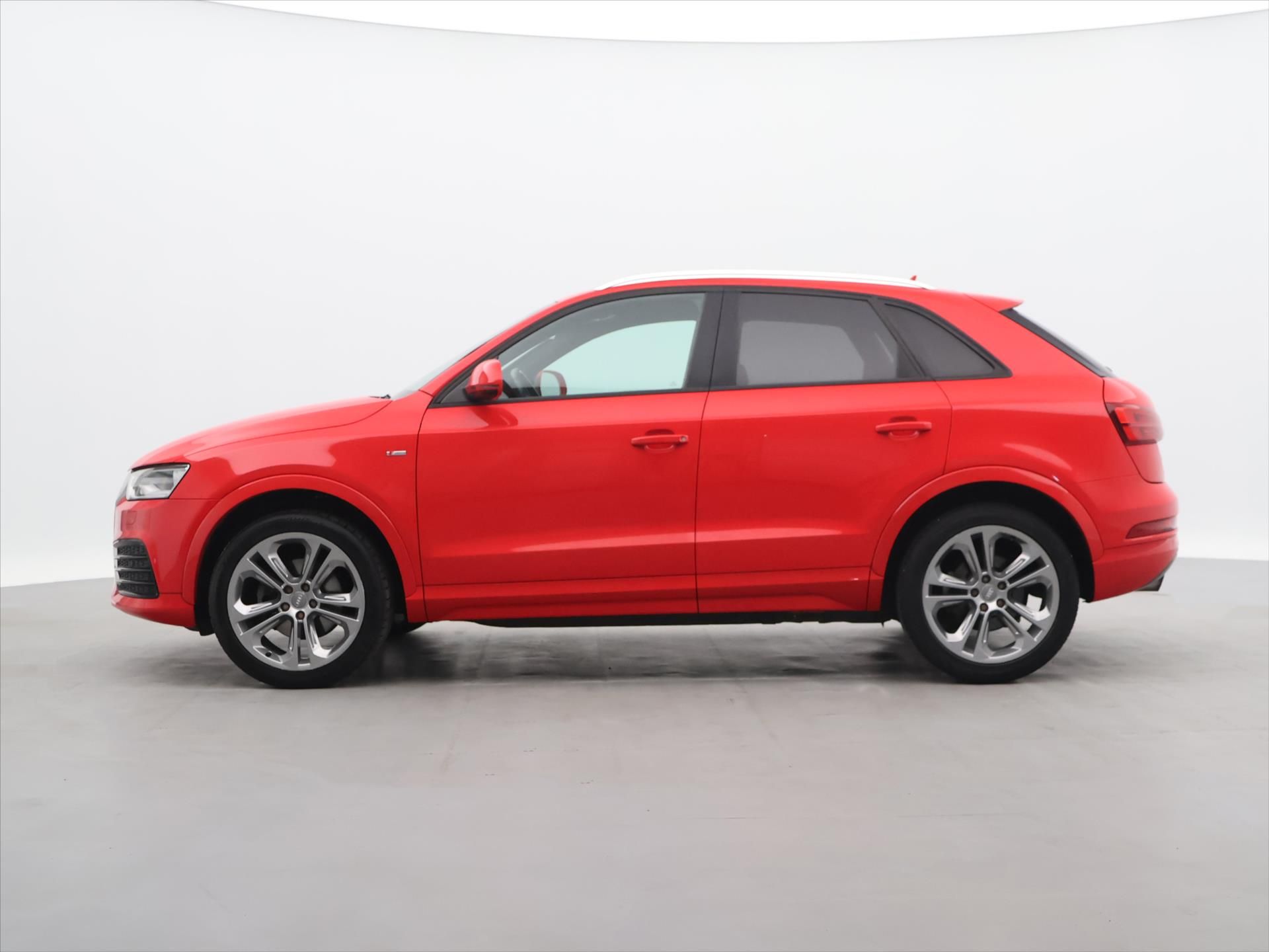 Audi Q3, 2,0 TDI 88kW S tronic Basic - fotka 4