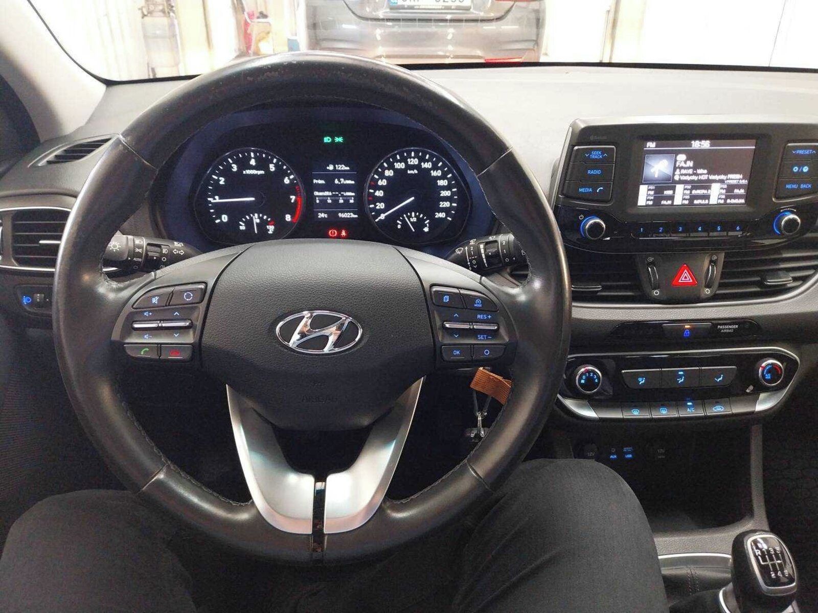 Hyundai i30, 1.0 T-GDI, Serv.kniha, Navi - fotka 3