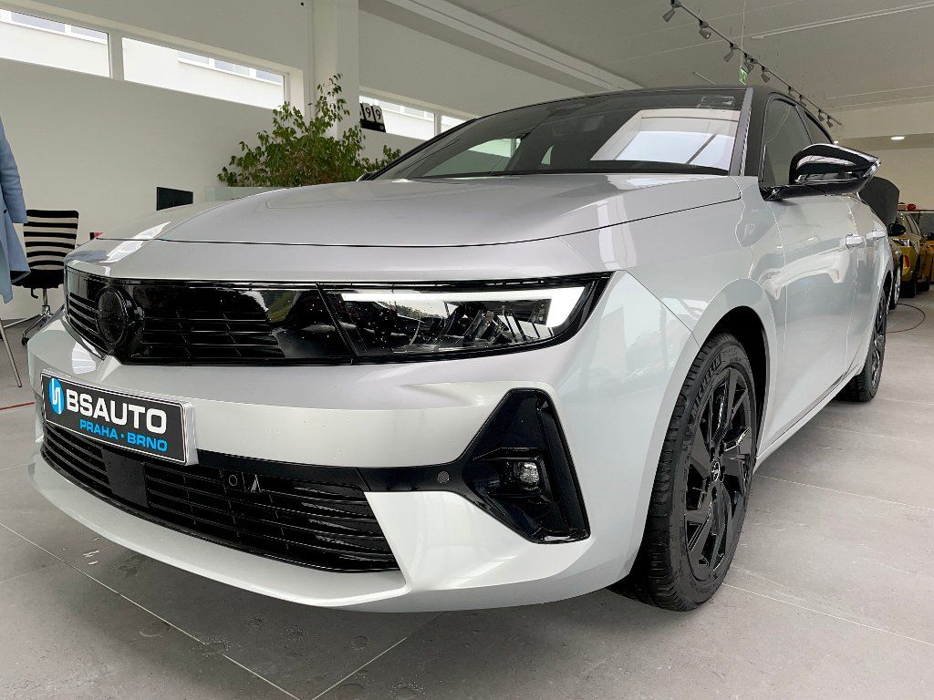 Opel Astra, GS Line 1,6Turbo PHEV AT8