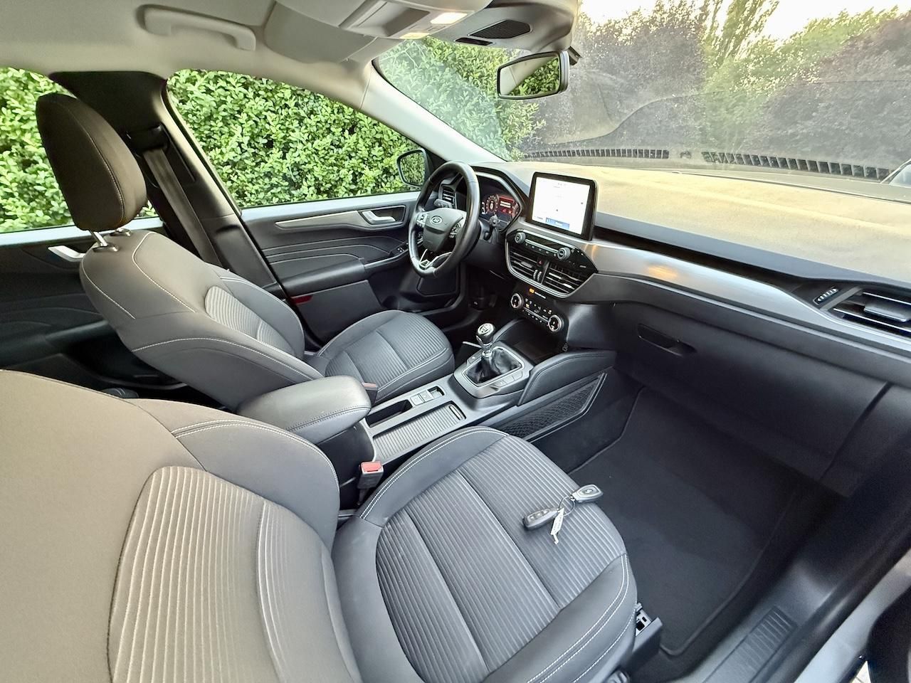 Ford Kuga, 1,5EB 110kW TITANIUM TAŽNÉ ČR - fotka 4