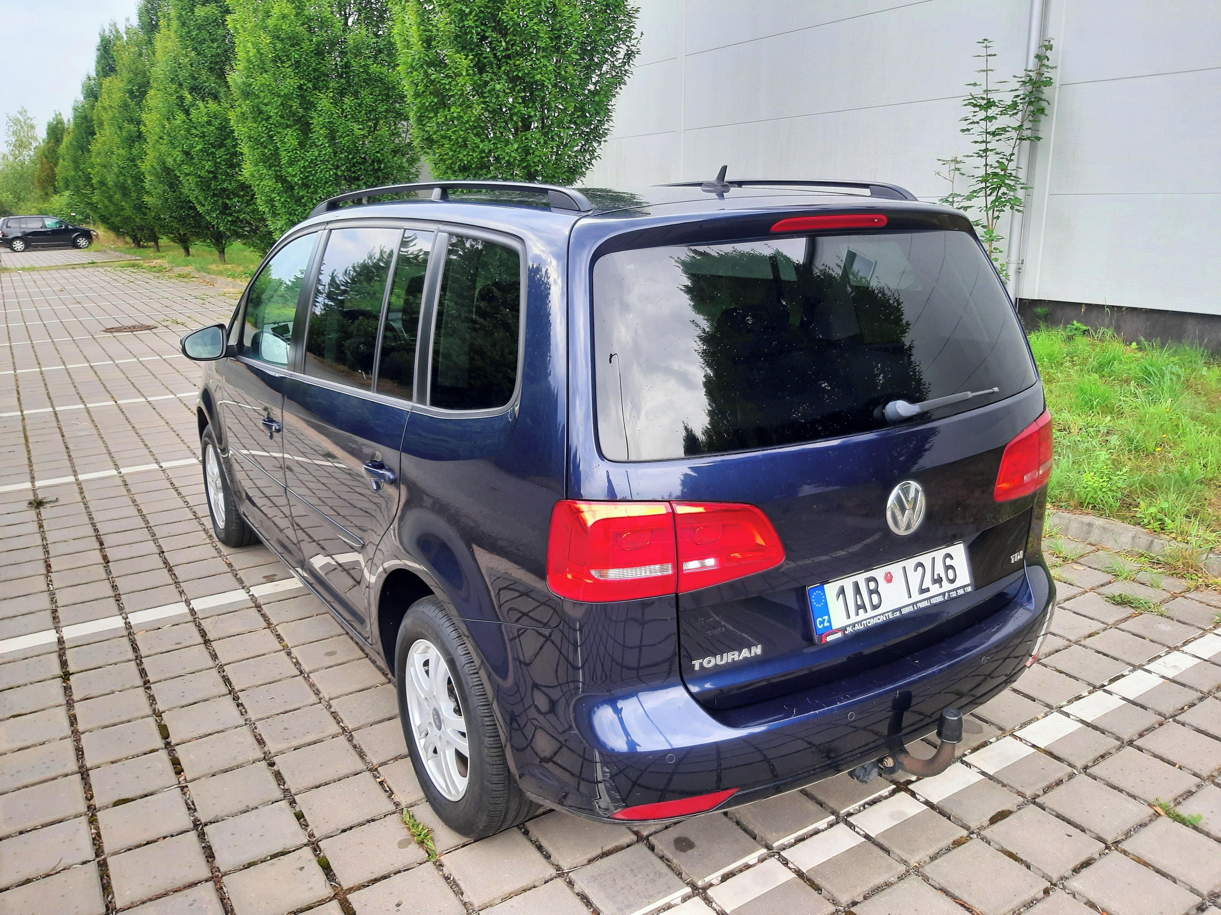 Volkswagen Touran, 1.6 TDI 77Kw, DSG - fotka 4