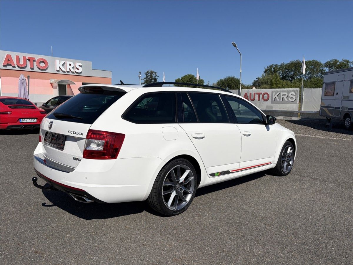 Škoda Octavia, 2,0 TSi RS 162KW, Bi-Xenony,Na - fotka 4