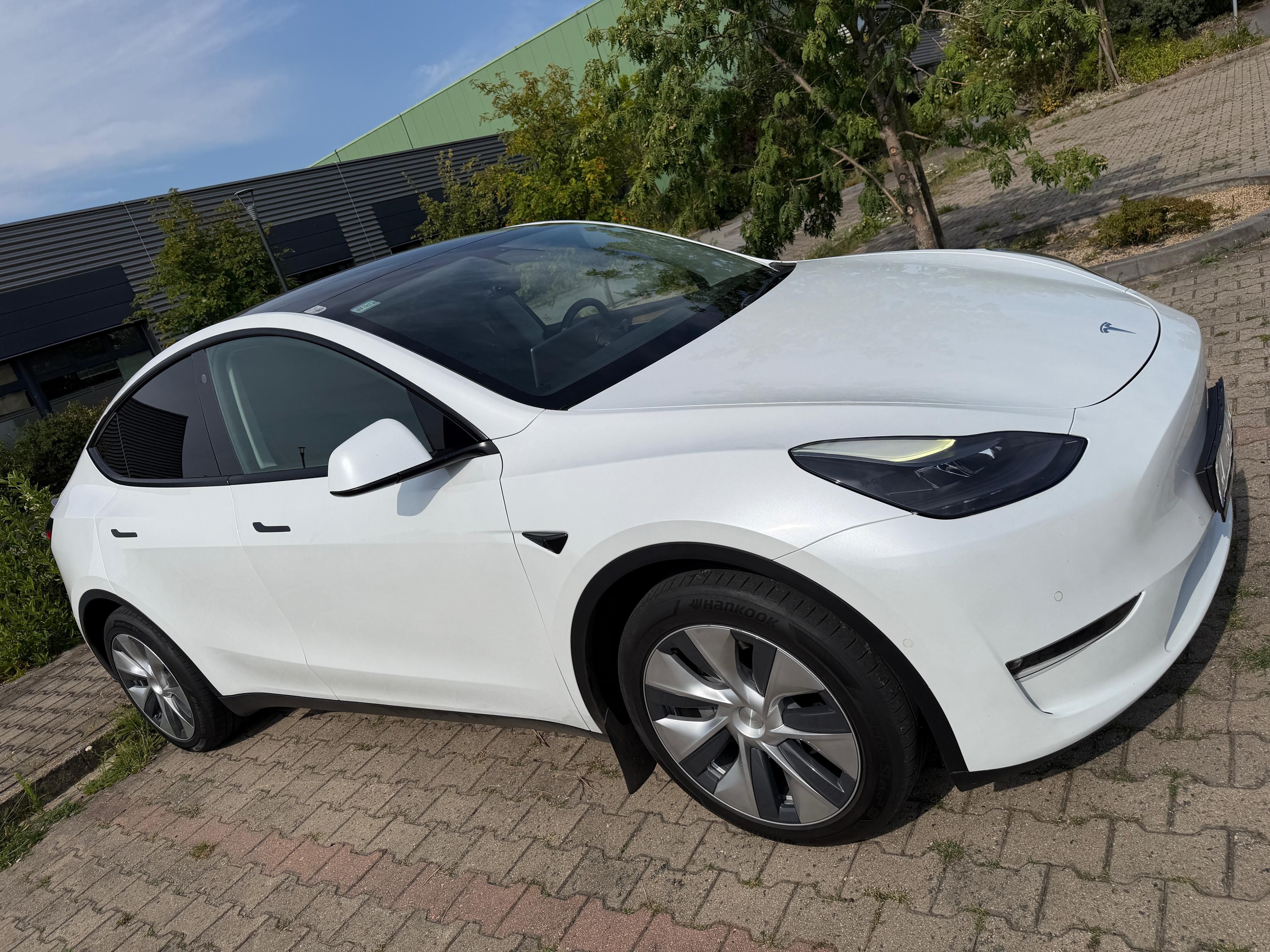 Tesla Model Y, Long Range 378KW 93% - fotka 3