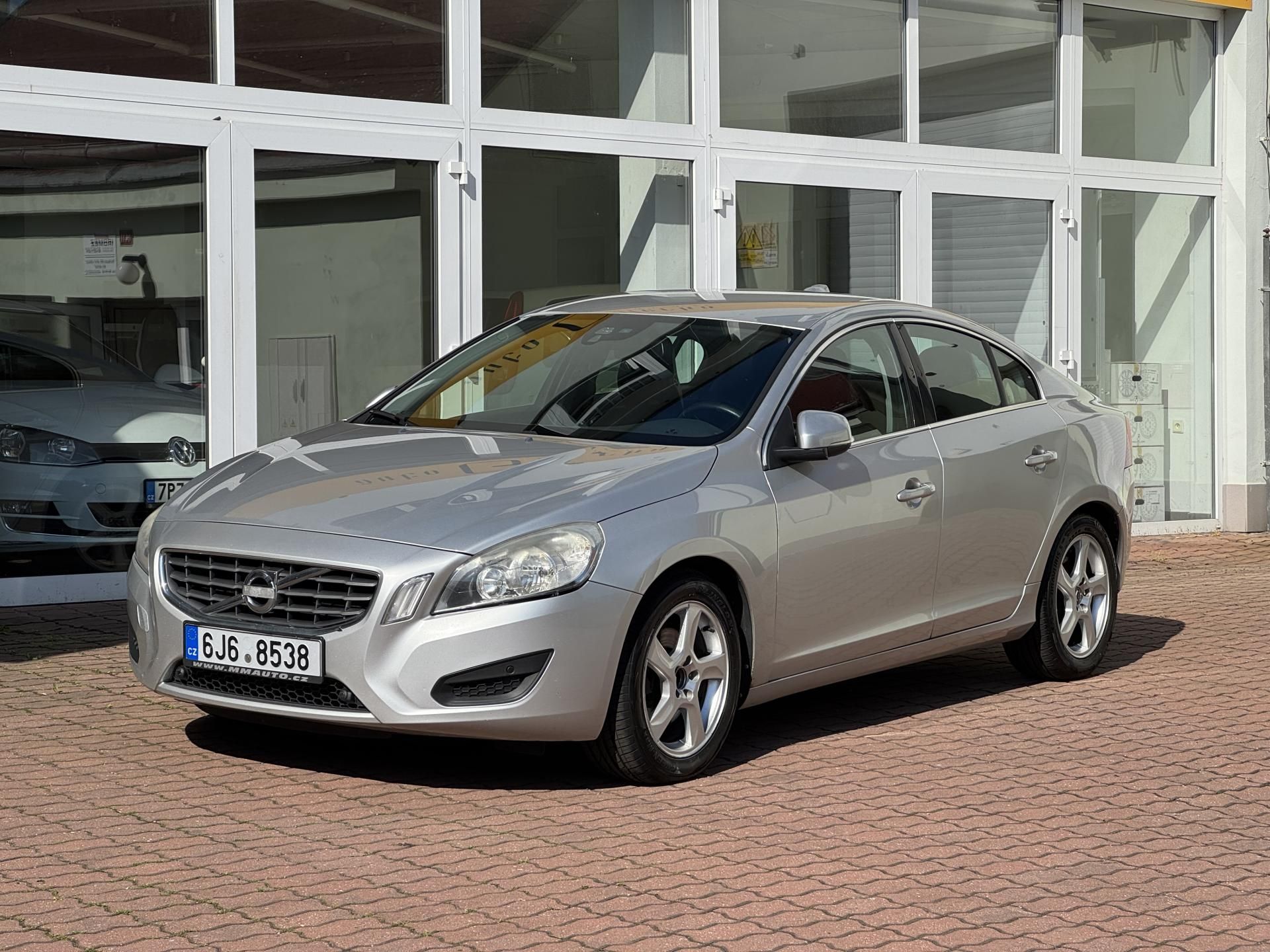 Volvo S60, D3 - fotka 2