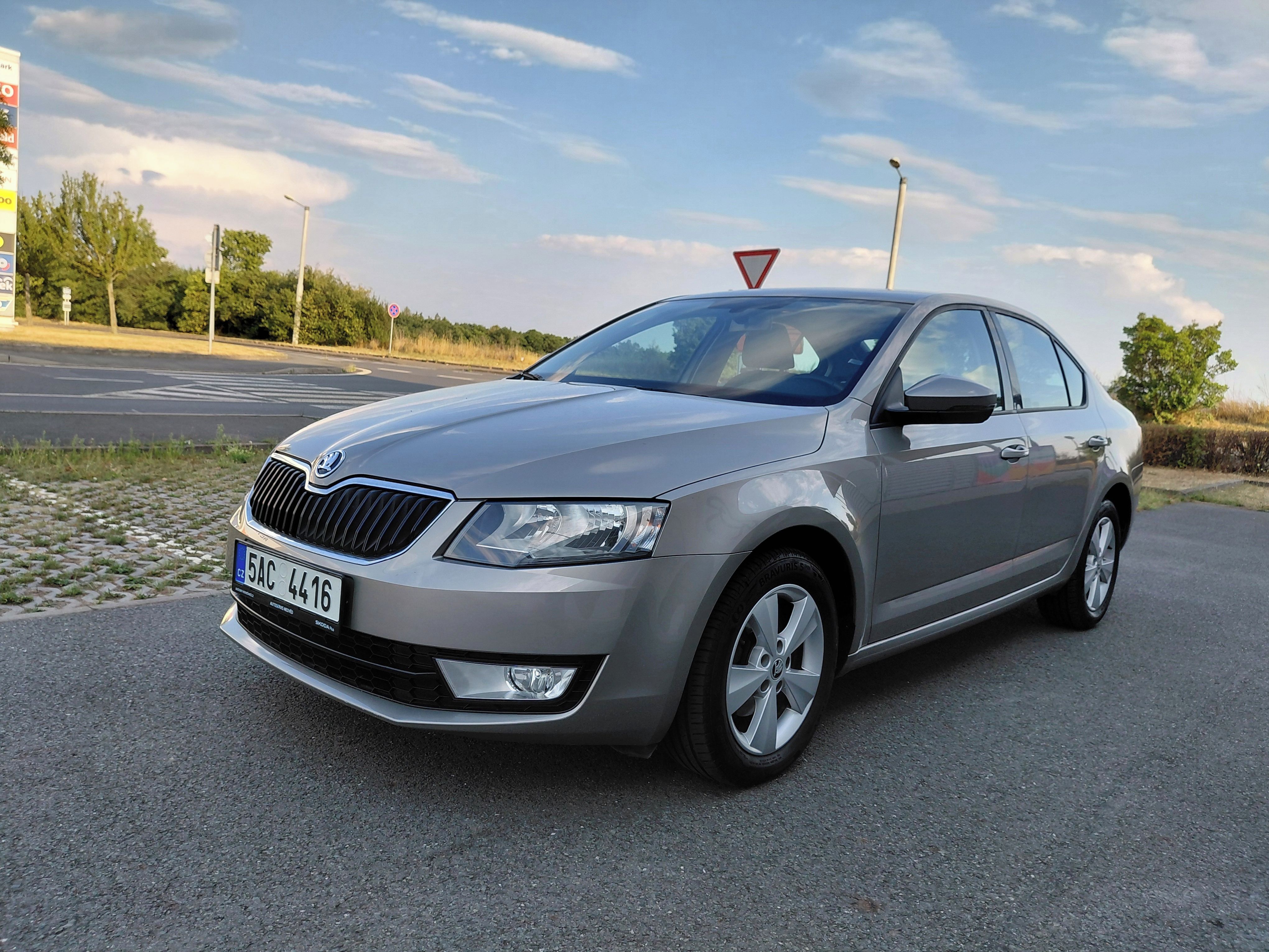 Škoda Octavia, 1.6TDI 4x4 2.MAJ EXTRA PĚKNÁ - fotka 3
