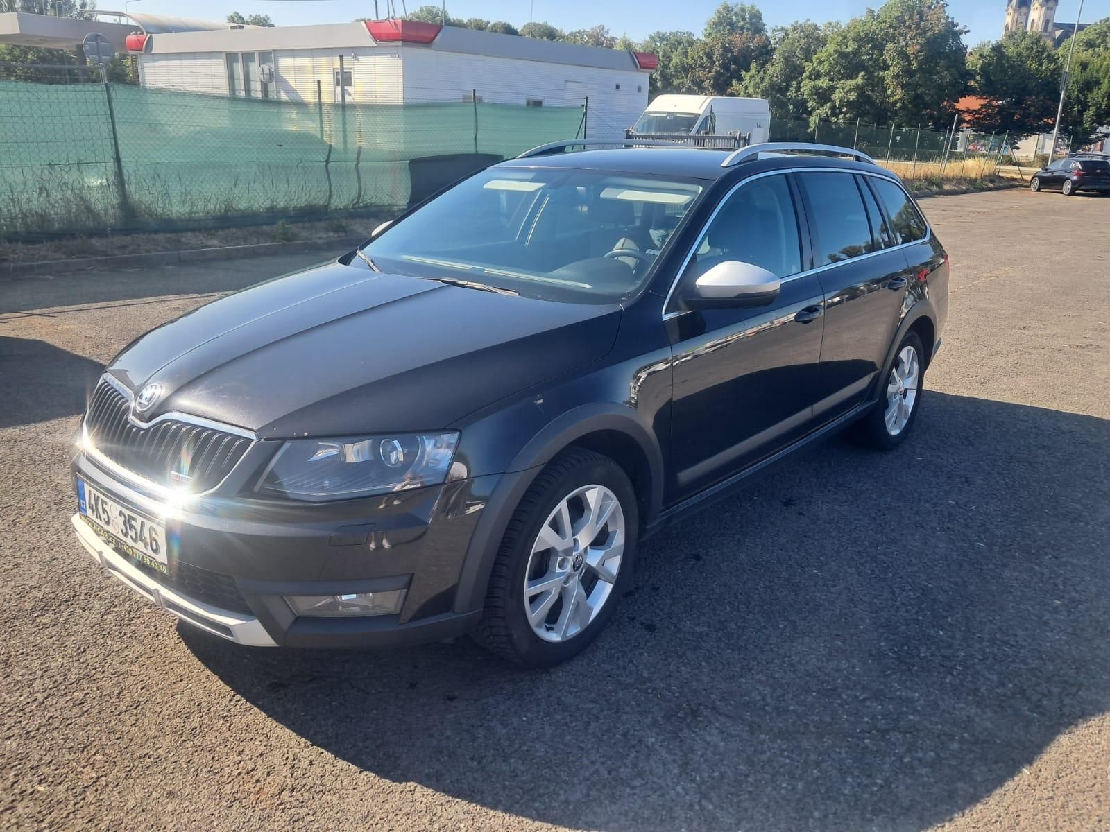 Škoda Octavia, 2,0 TDI 110 kW SCOUT - fotka 2