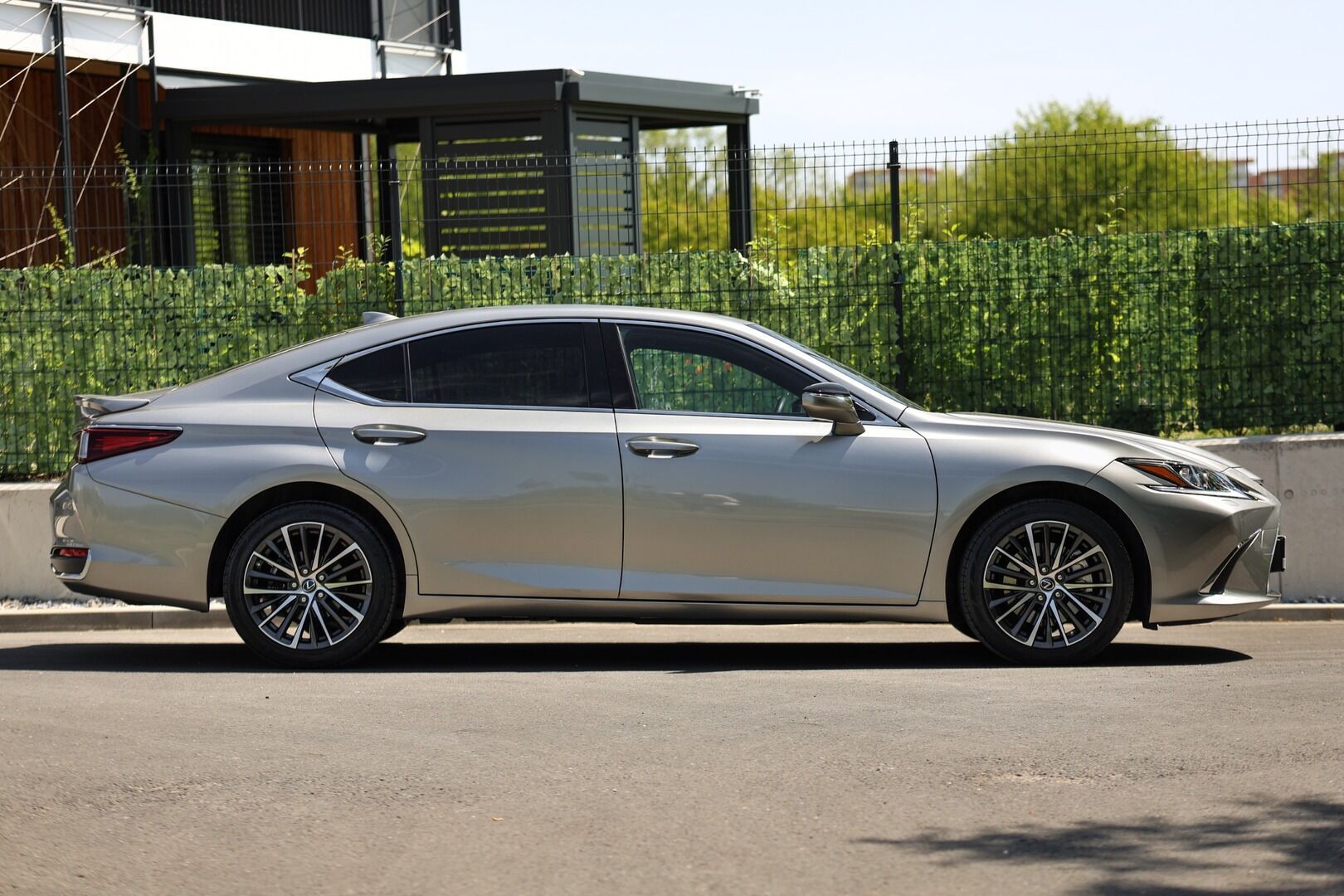 Lexus ES 300h, 300H 2,5 HEV LIMITED EDITION - fotka 5
