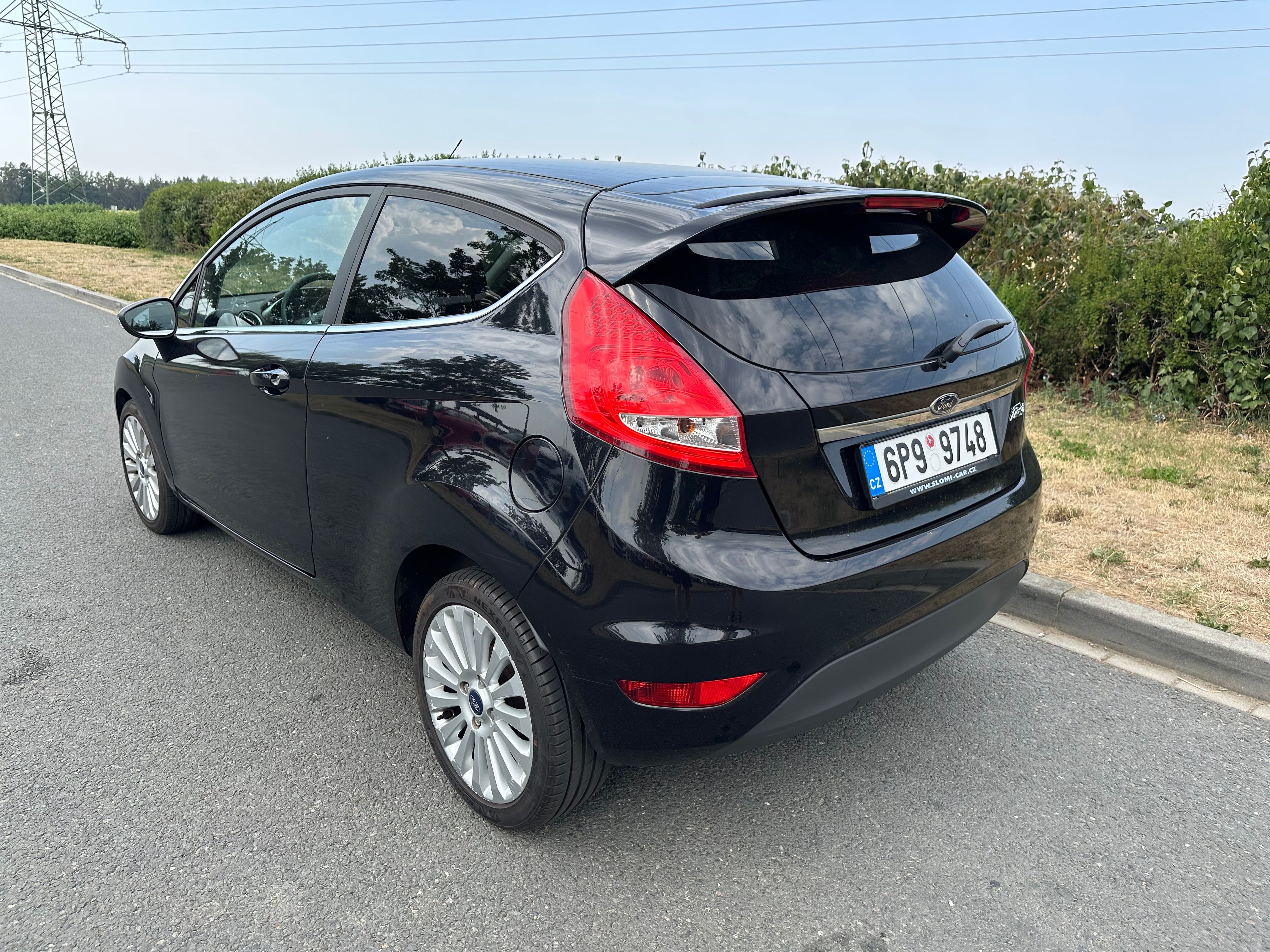Ford Fiesta, Titanium 1.4 16V 71kW - fotka 3