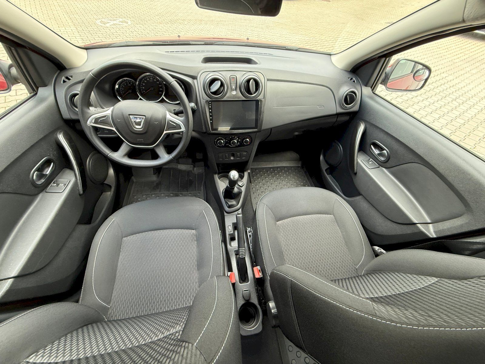 Dacia Logan, 1.2 16V 54kW/73PS 1. majitel - fotka 5