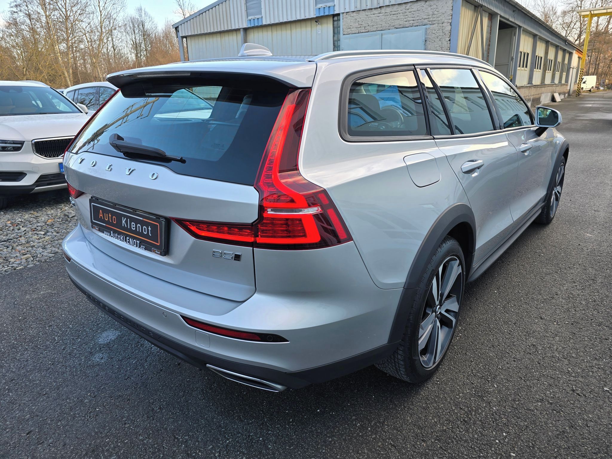 Volvo V60, 2,0 184kW B5 4x4 CROSS COUNTRY - fotka 4
