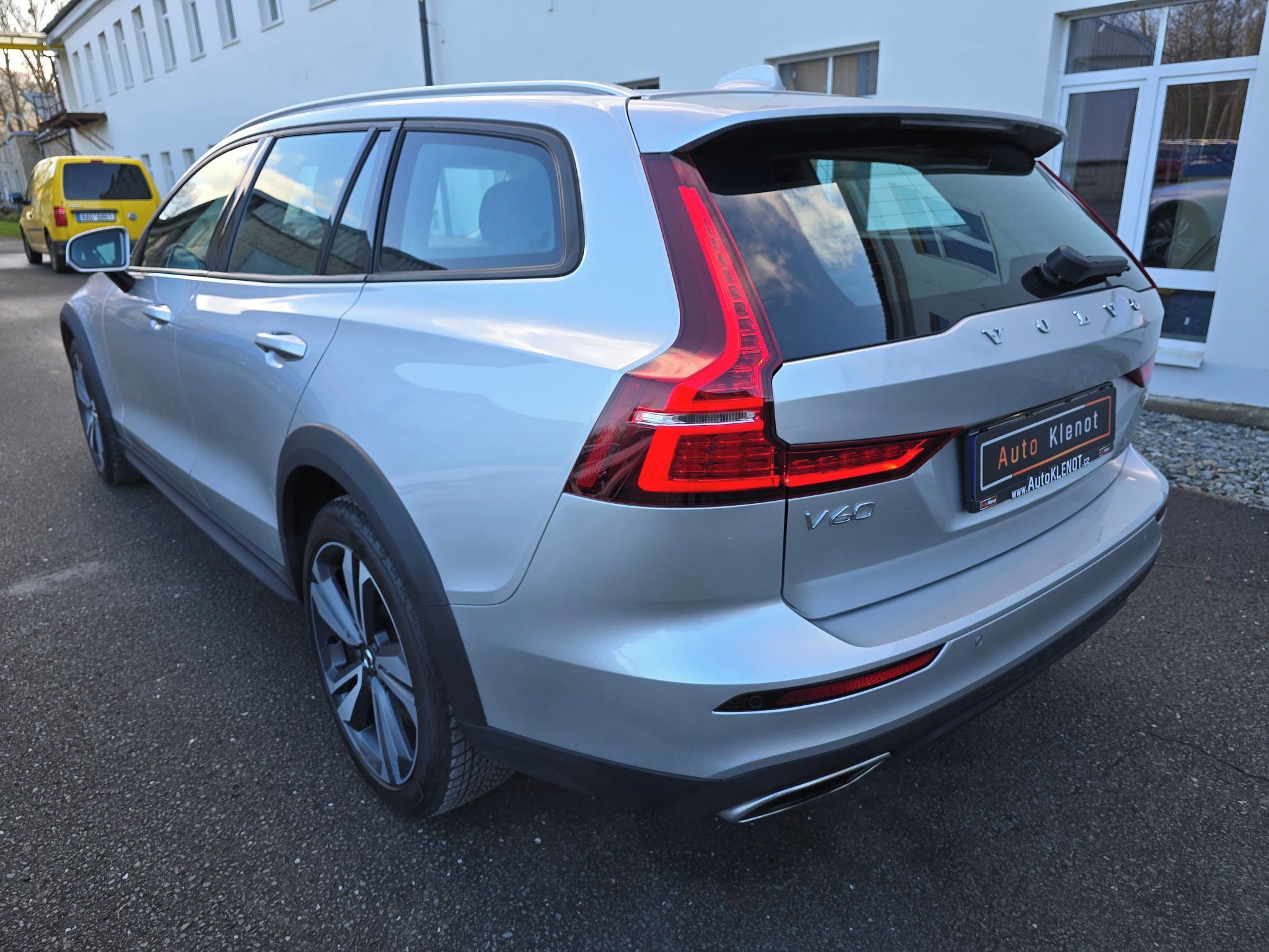 Volvo V60, 2,0 184kW B5 4x4 CROSS COUNTRY - fotka 5