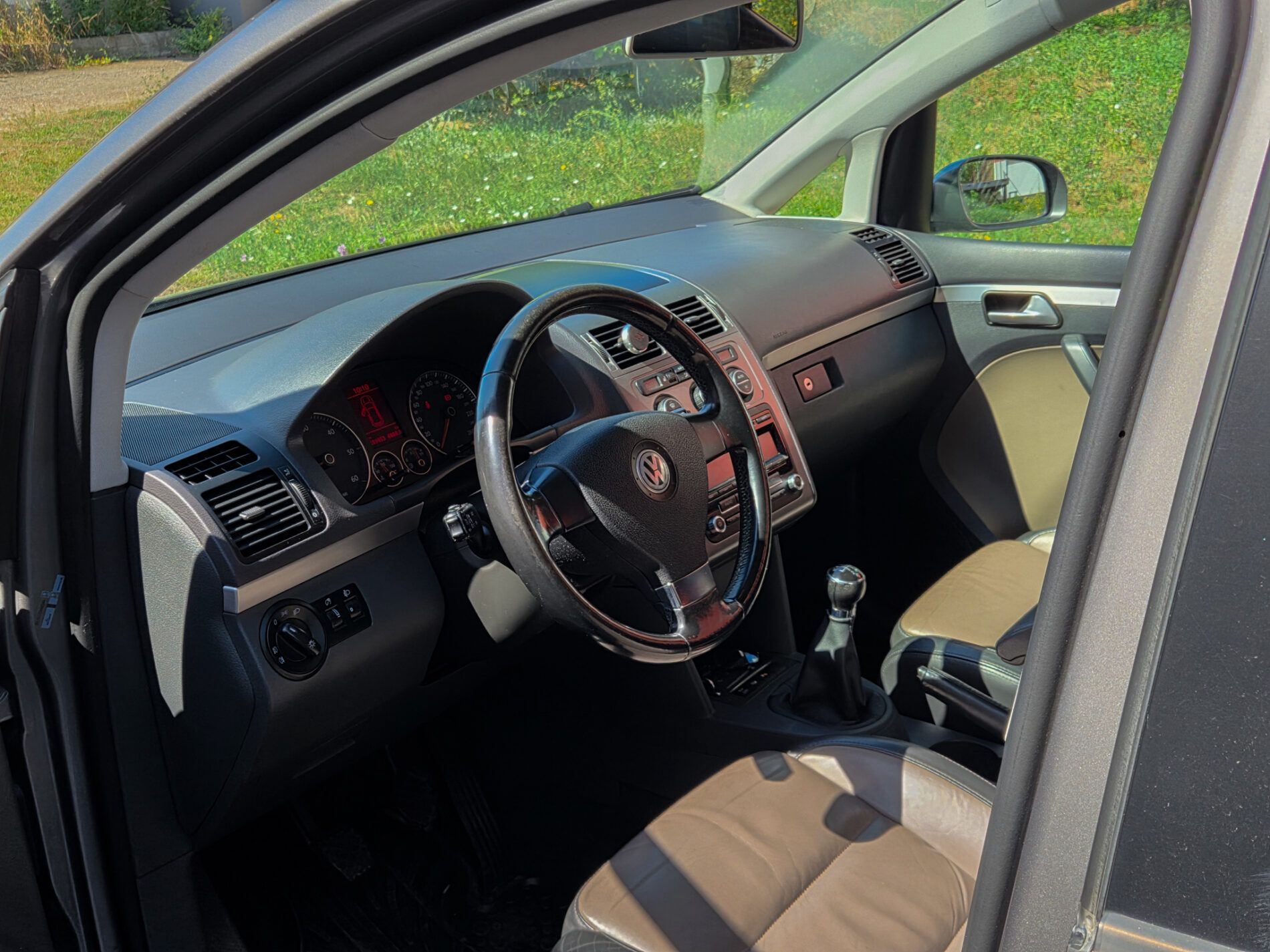 Volkswagen Touran - fotka 5