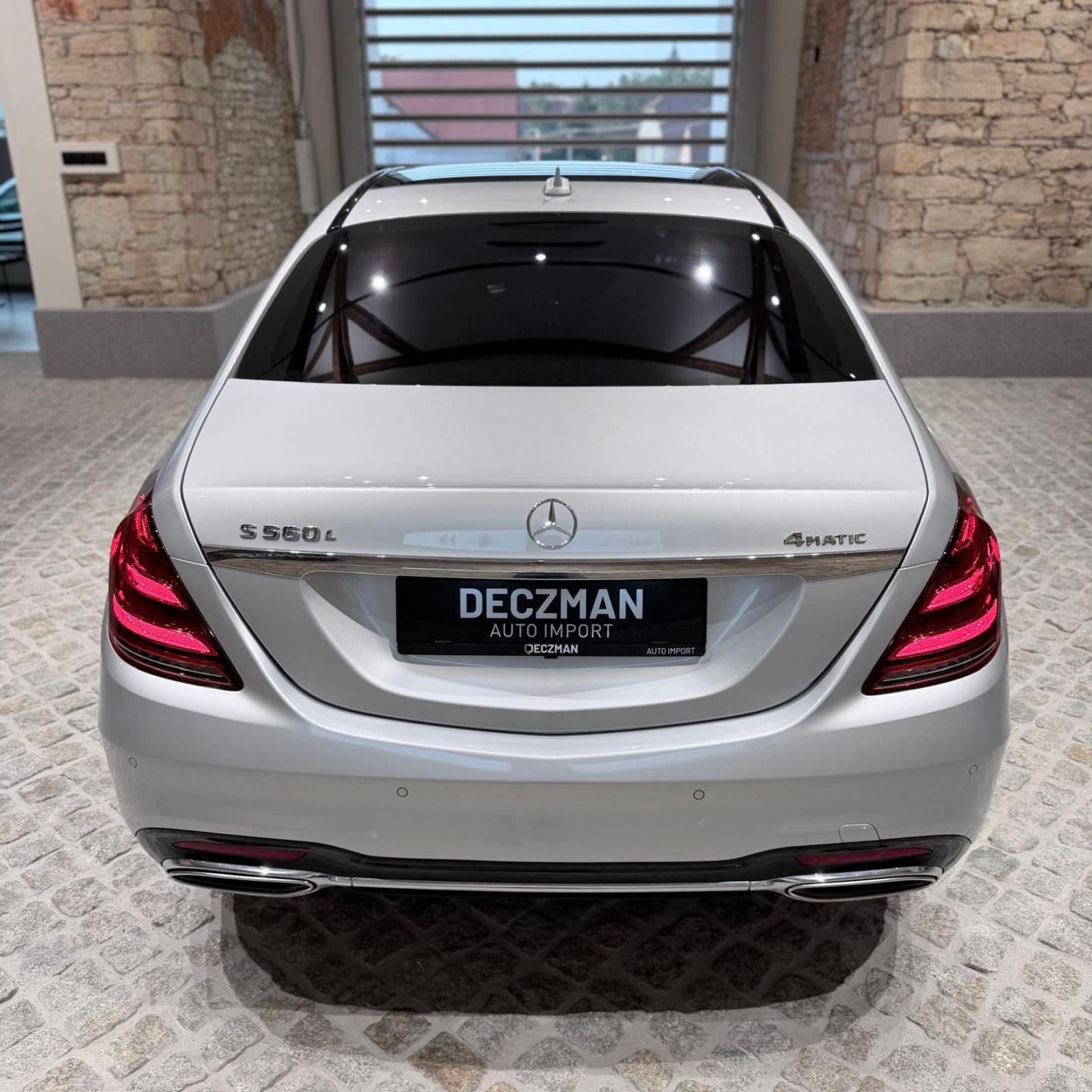 Mercedes-Benz Třídy S, S 560L - fotka 6